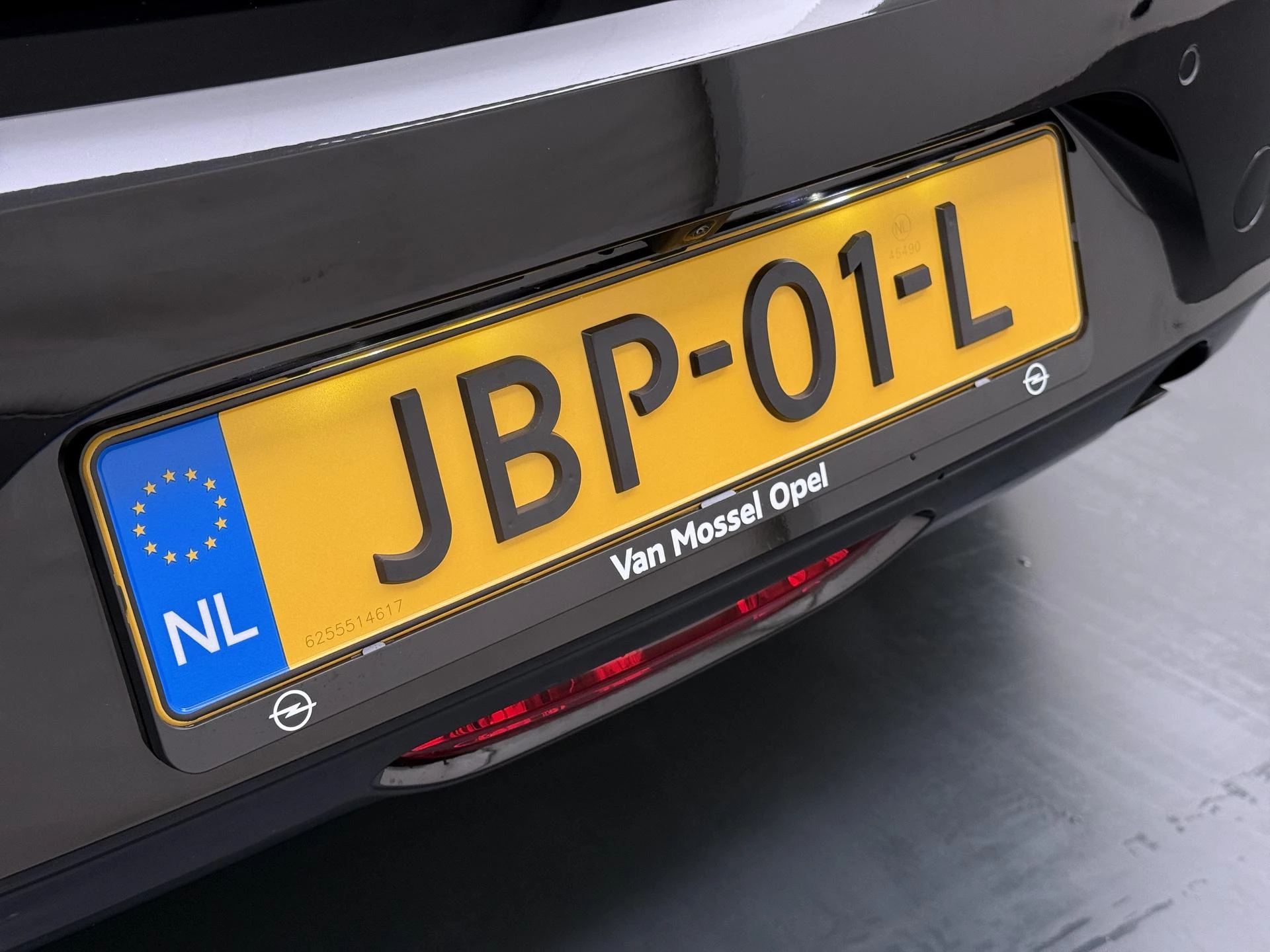 Opel Corsa met kenteken JBP-01-L – autofoto 5