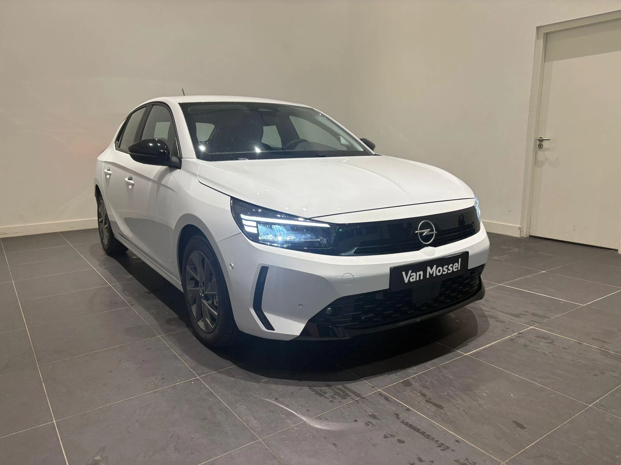 Opel Corsa met kenteken JPD-37-D – autofoto 5