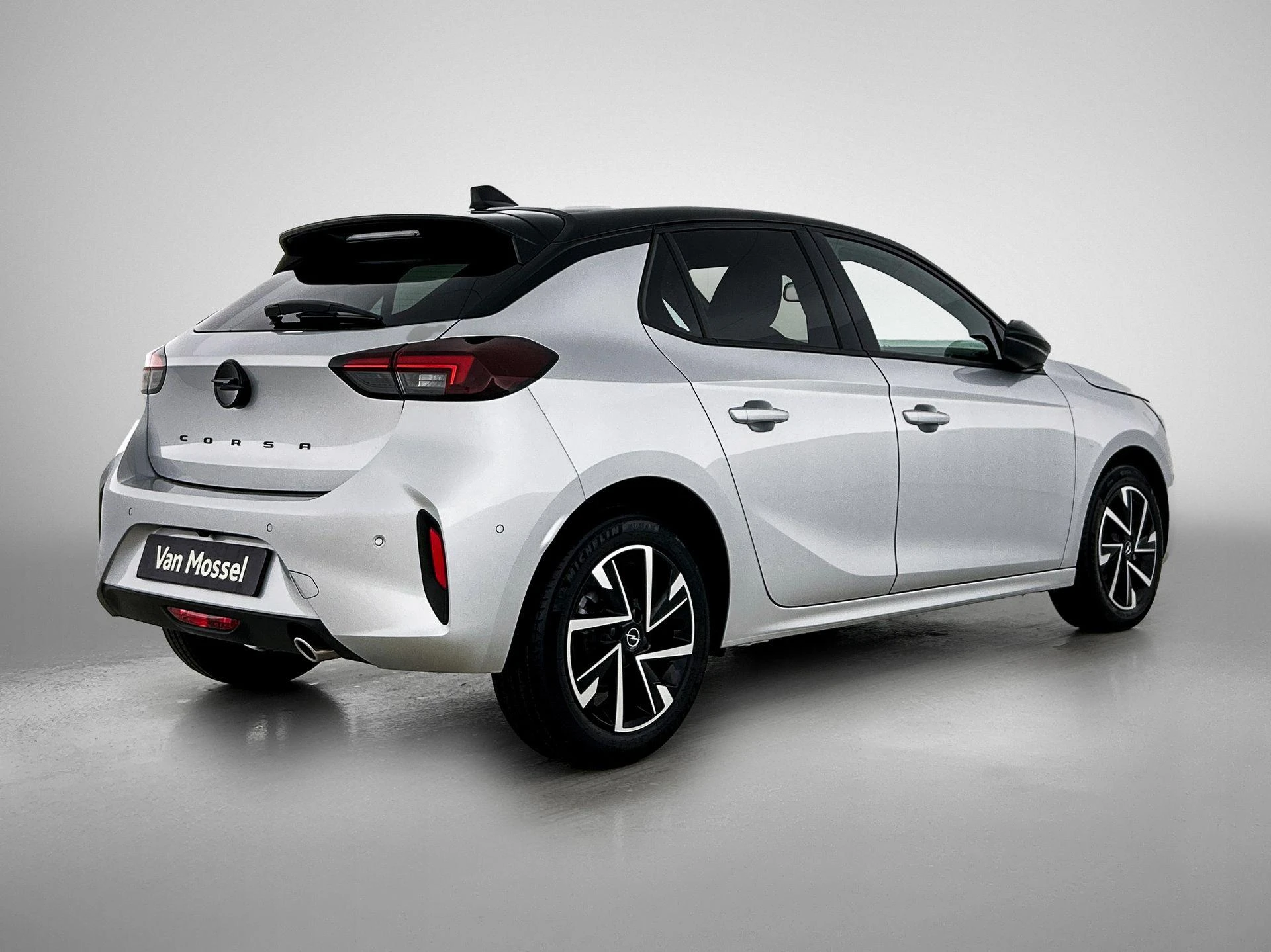 Opel Corsa met kenteken KPB-66-H – autofoto 5