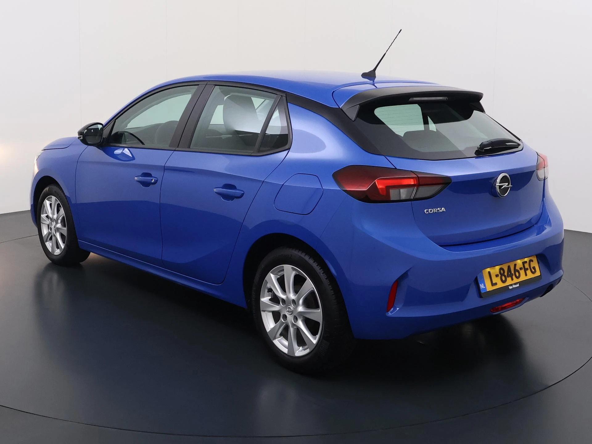 Opel Corsa met kenteken L-846-FG – autofoto 4