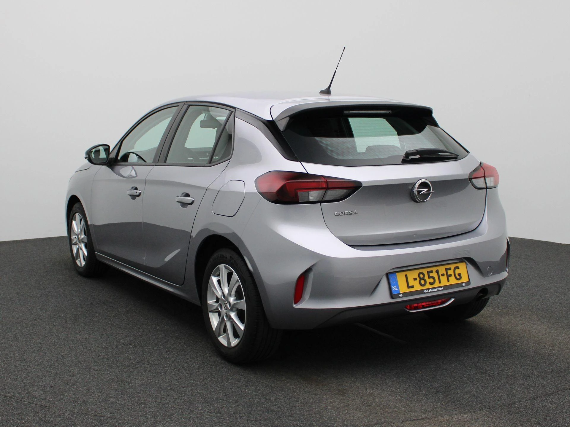 Opel Corsa met kenteken L-851-FG – autofoto 3