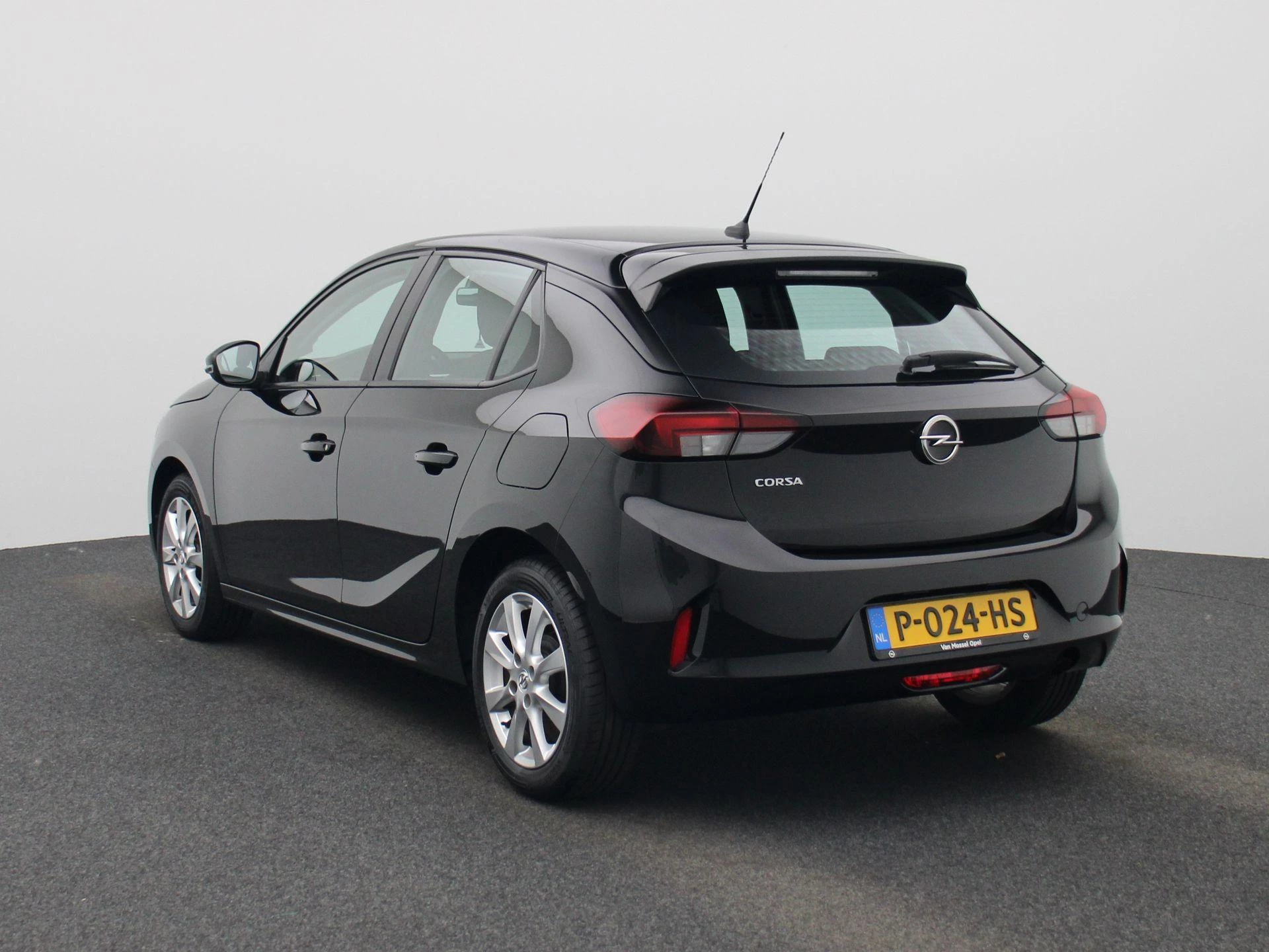 Opel Corsa met kenteken P-024-HS – autofoto 3