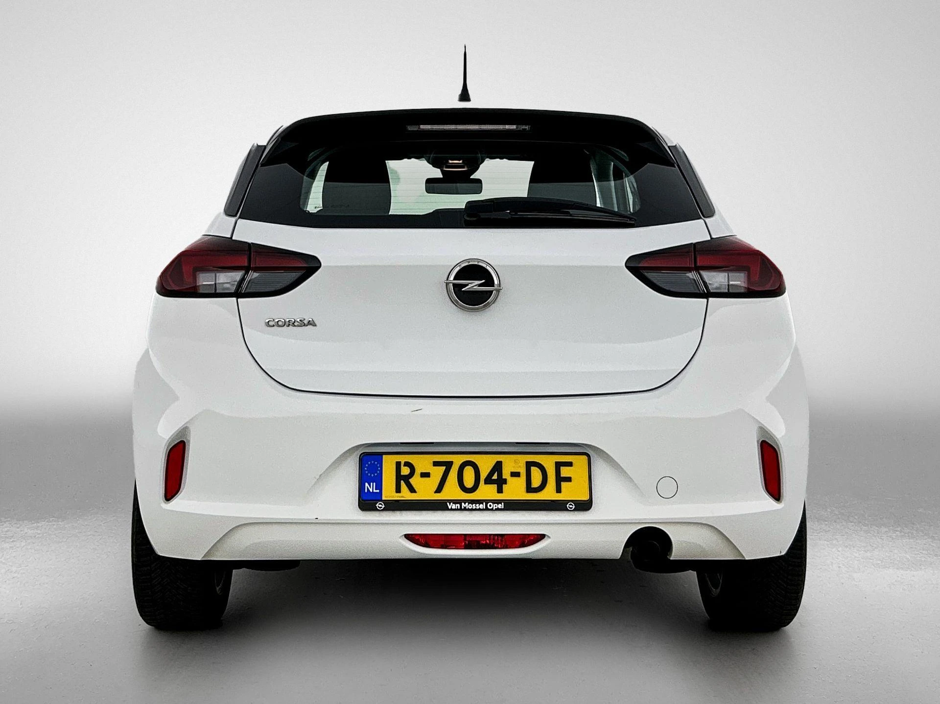Opel Corsa met kenteken R-704-DF – autofoto 5