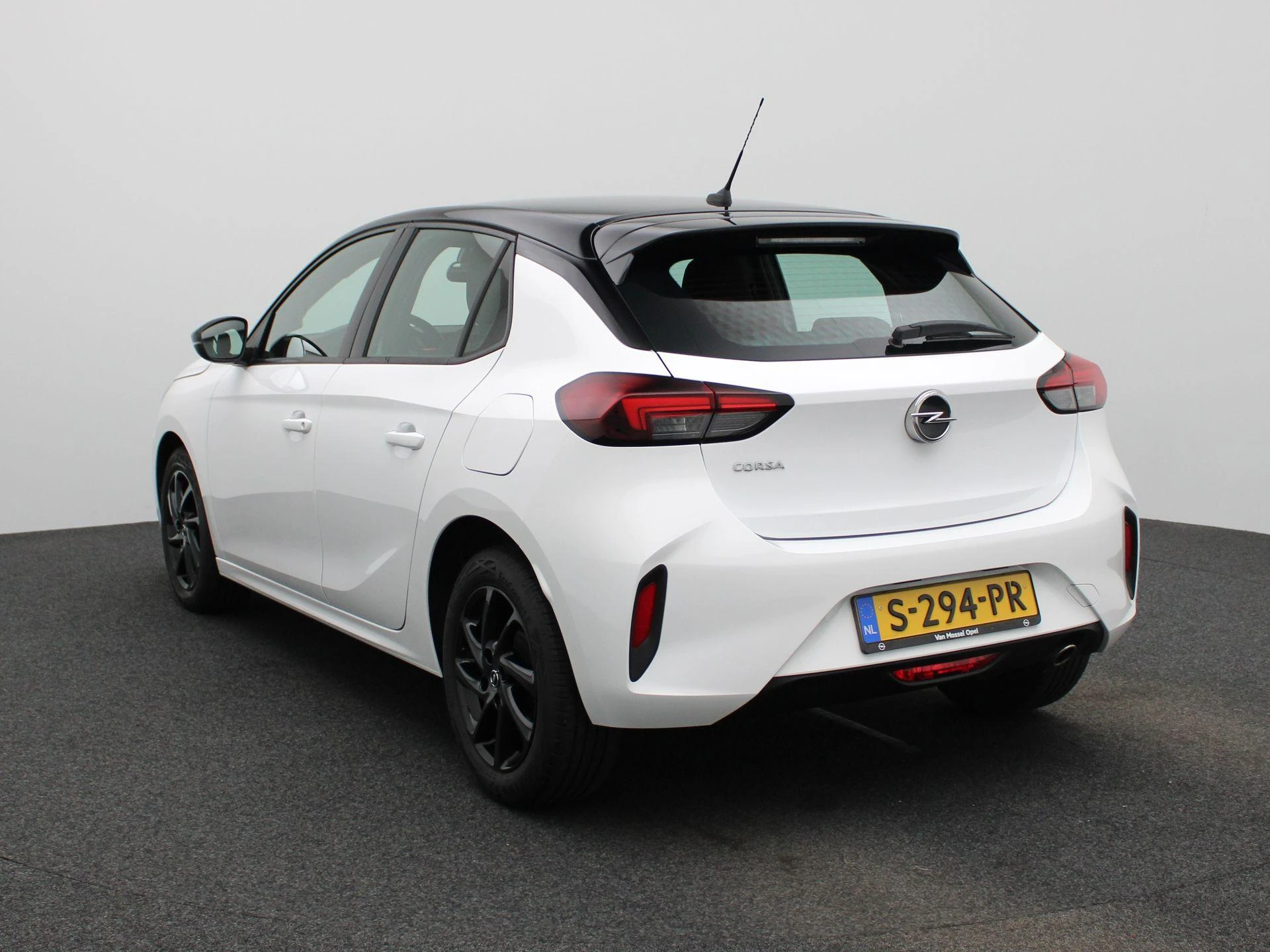 Opel Corsa met kenteken S-294-PR – autofoto 3