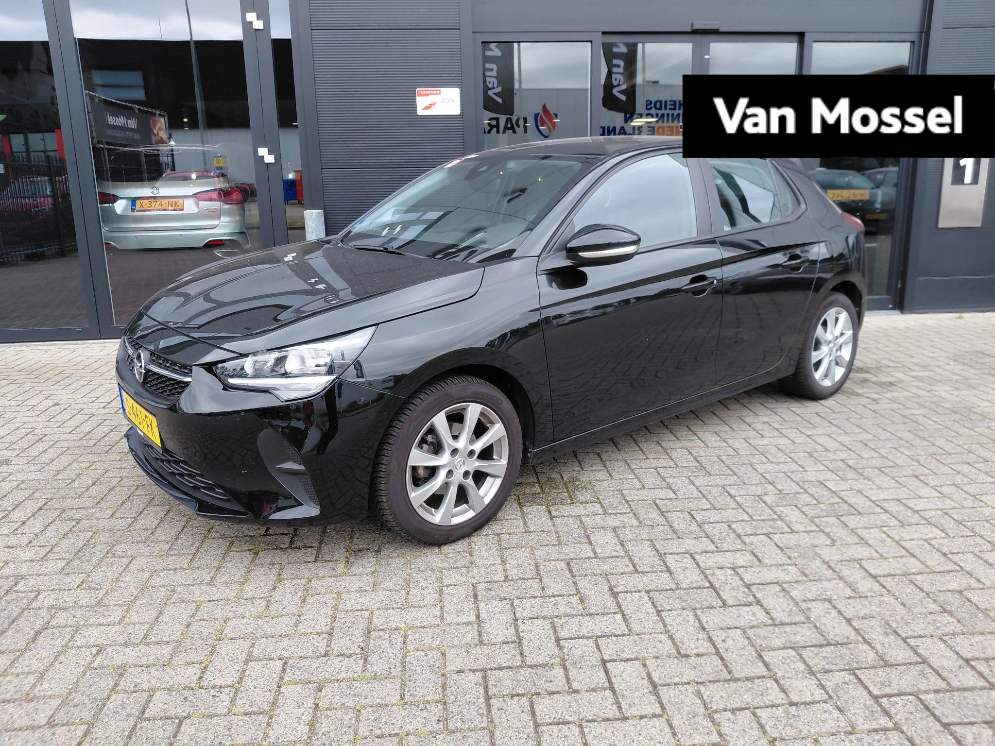 Opel Corsa met kenteken S-461-FK – autofoto 2