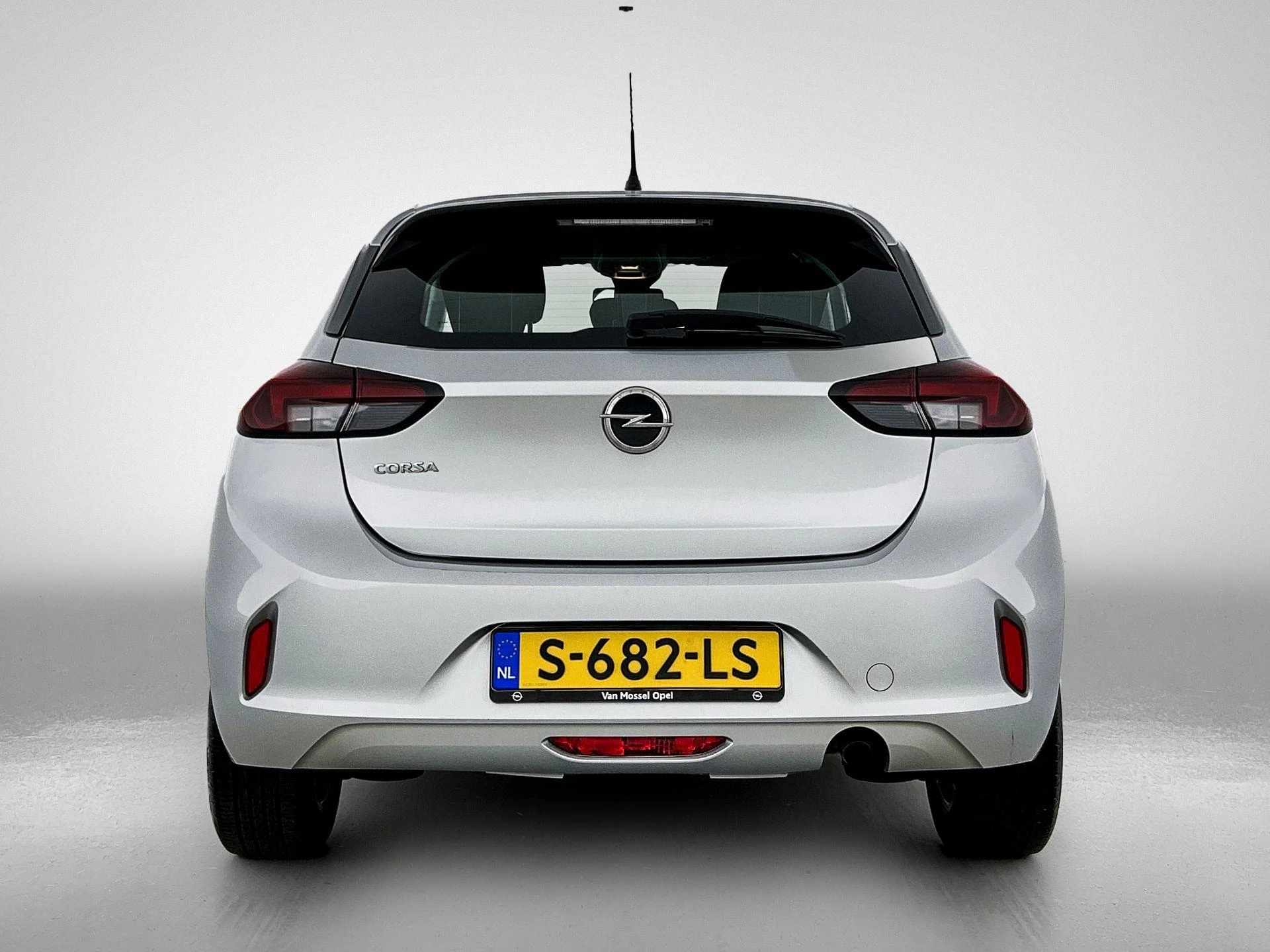 Opel Corsa met kenteken S-682-LS – autofoto 5