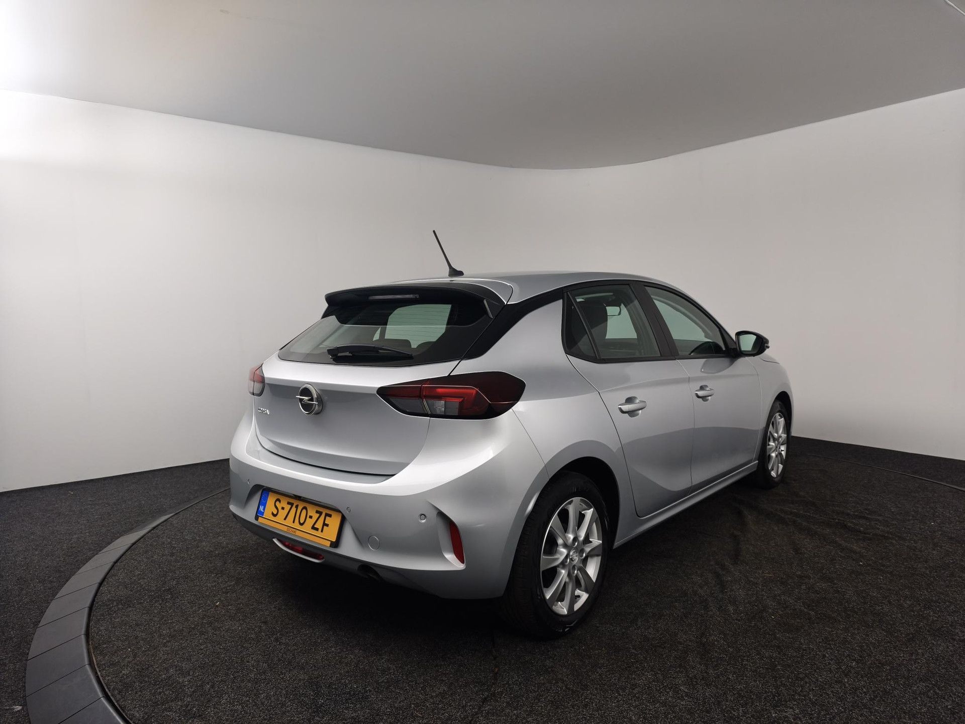 Opel Corsa met kenteken S-710-ZF – autofoto 2