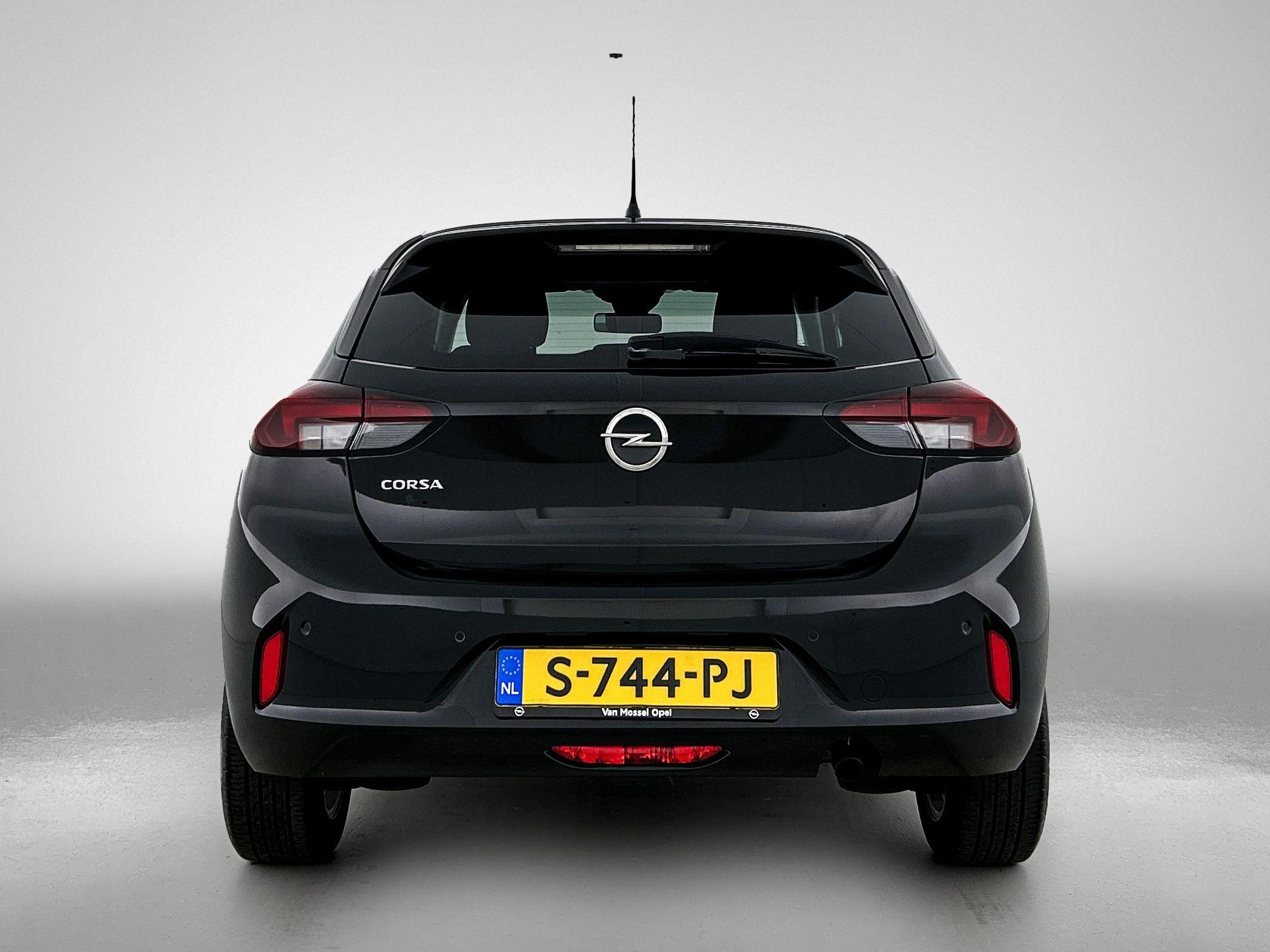 Opel Corsa met kenteken S-744-PJ – autofoto 5