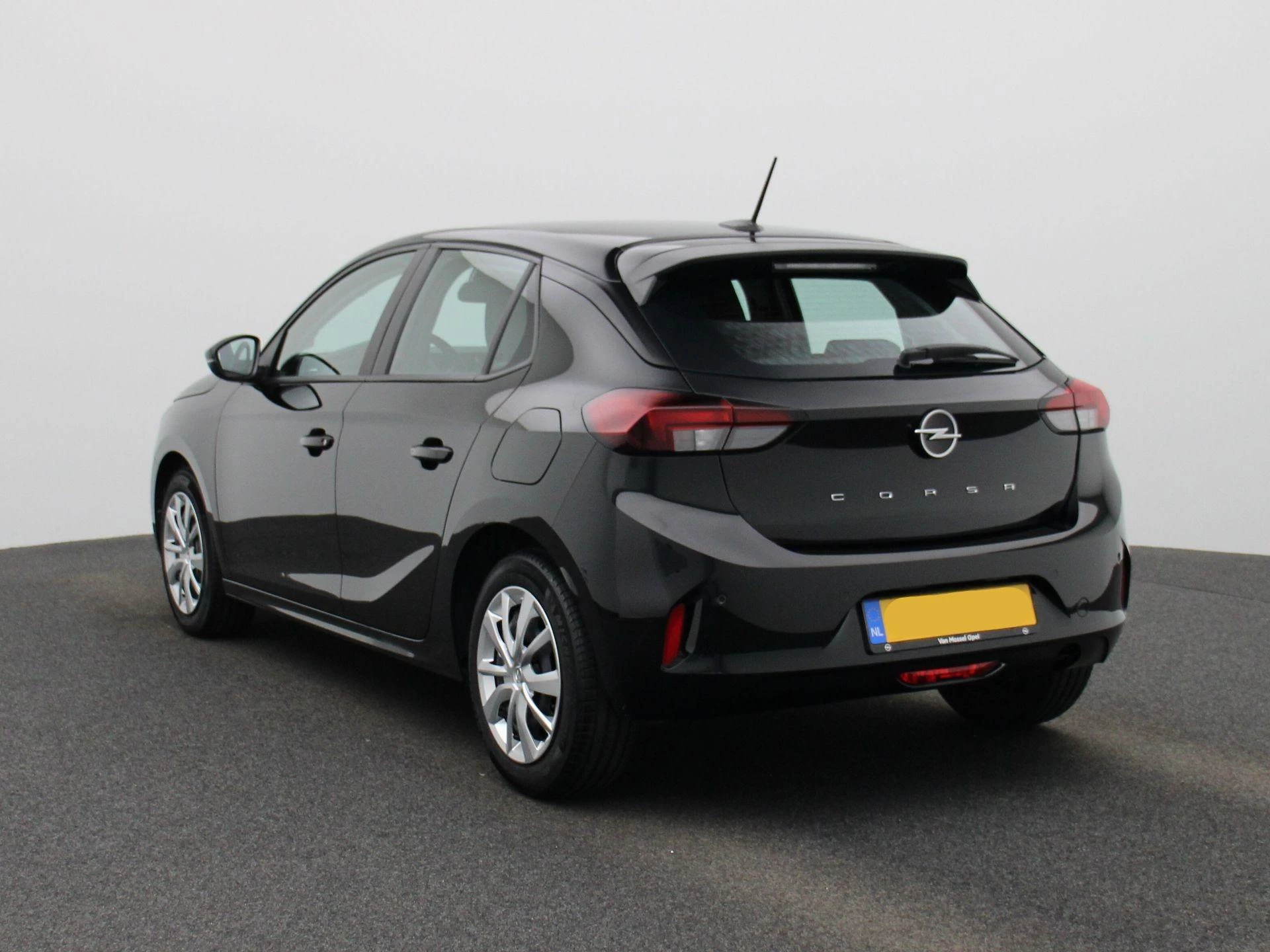 Opel Corsa met kenteken X-702-JT – autofoto 5