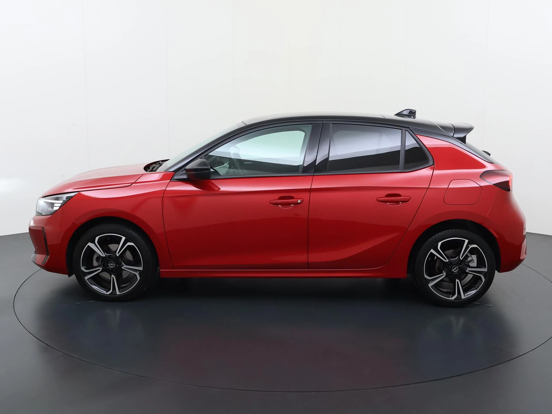 Opel Corsa met kenteken X-829-VD – autofoto 3