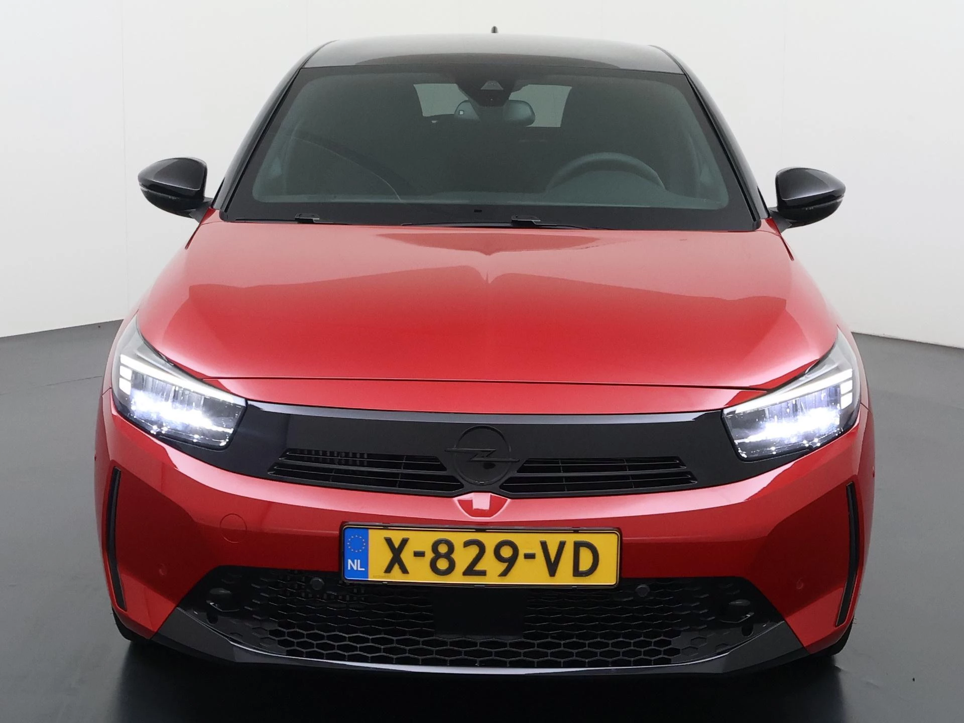 Opel Corsa met kenteken X-829-VD – autofoto 5