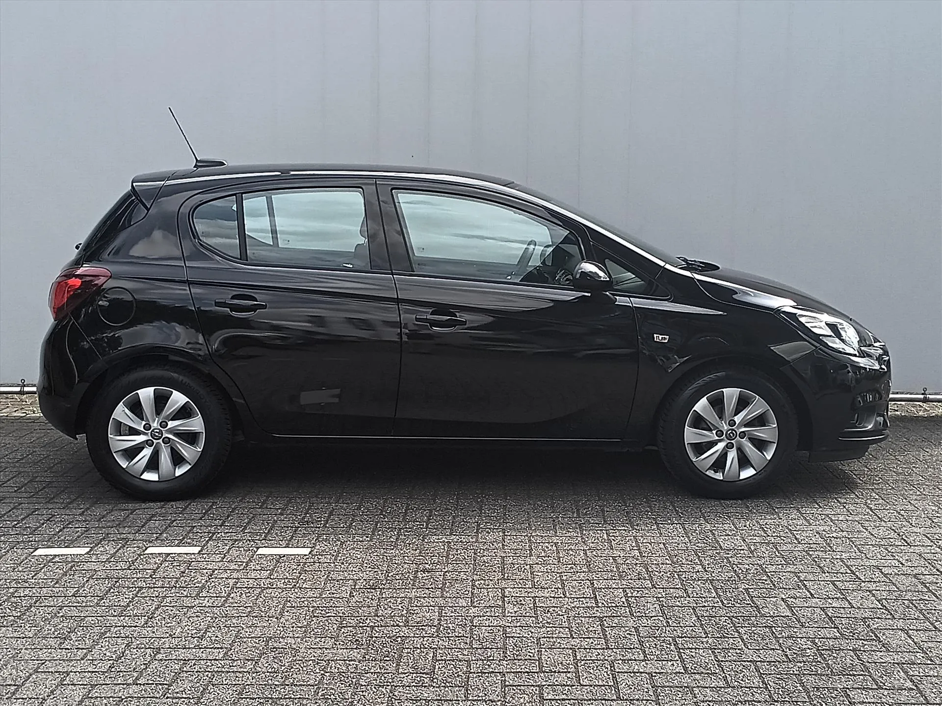 Opel Corsa met kenteken Z-885-HG – autofoto 4