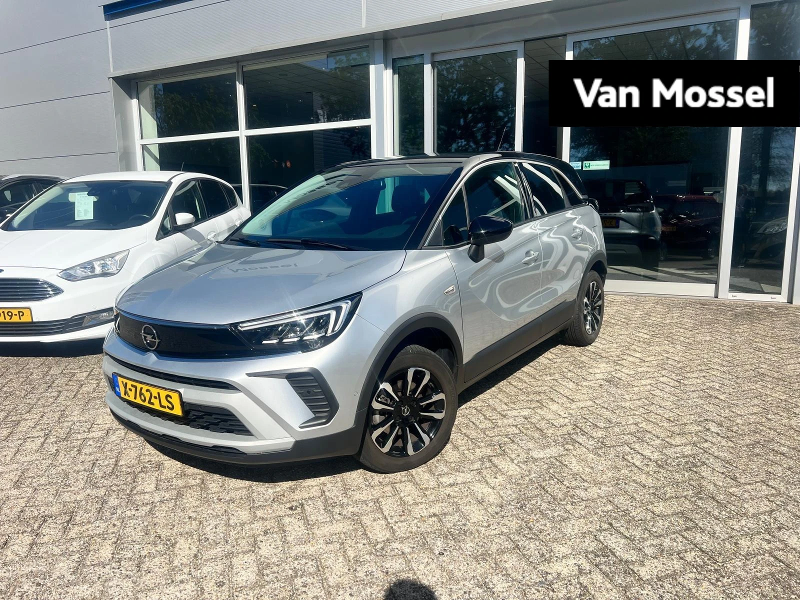 Opel Crossland met kenteken X-762-LS – autofoto 2