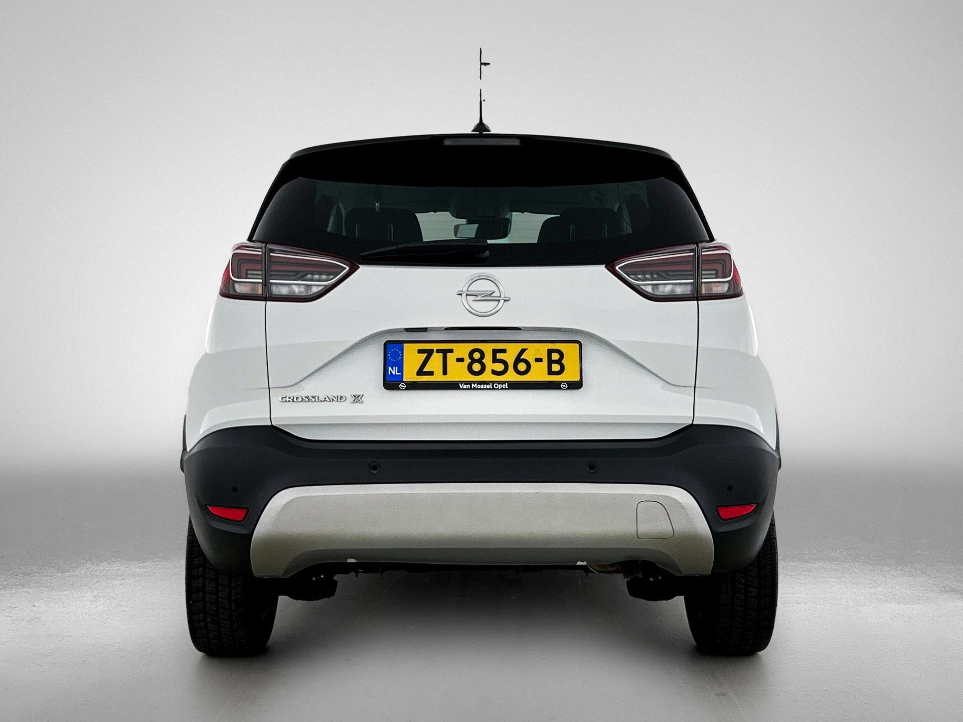 Opel CrosslandX met kenteken 55100 – autofoto 5