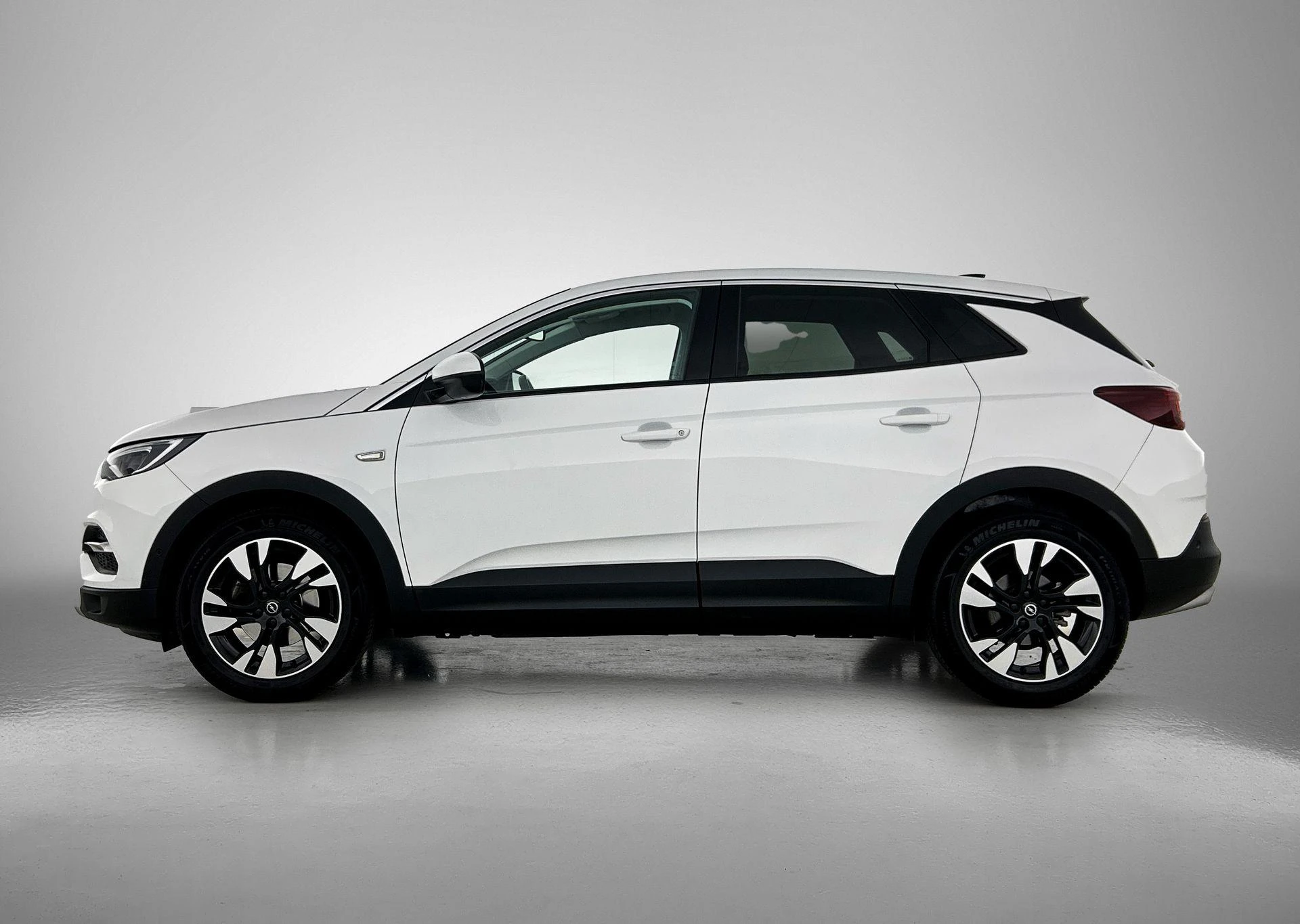 Opel GrandlandX met kenteken 51100 – autofoto 4