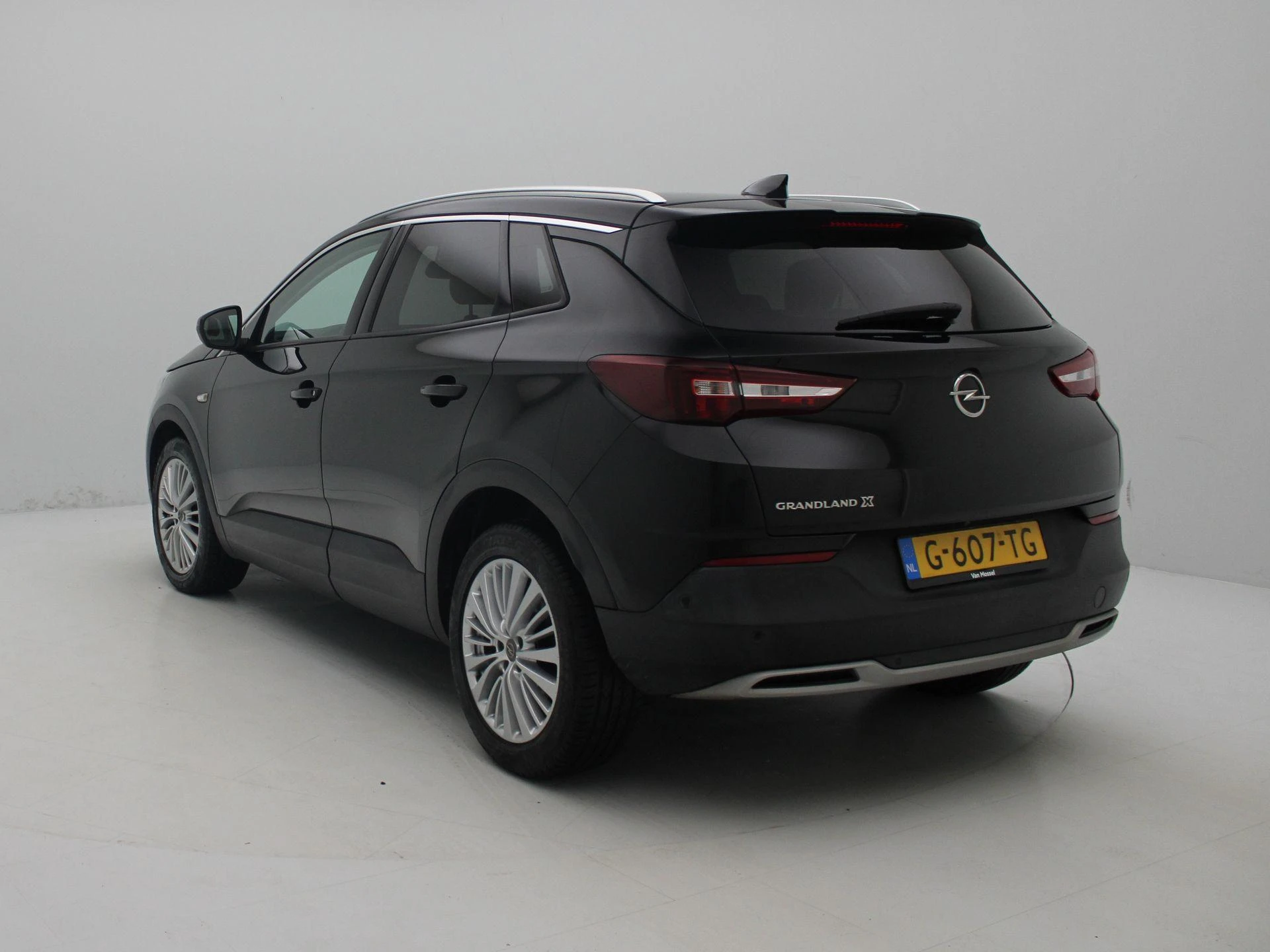 Opel GrandlandX met kenteken 56100 – autofoto 3