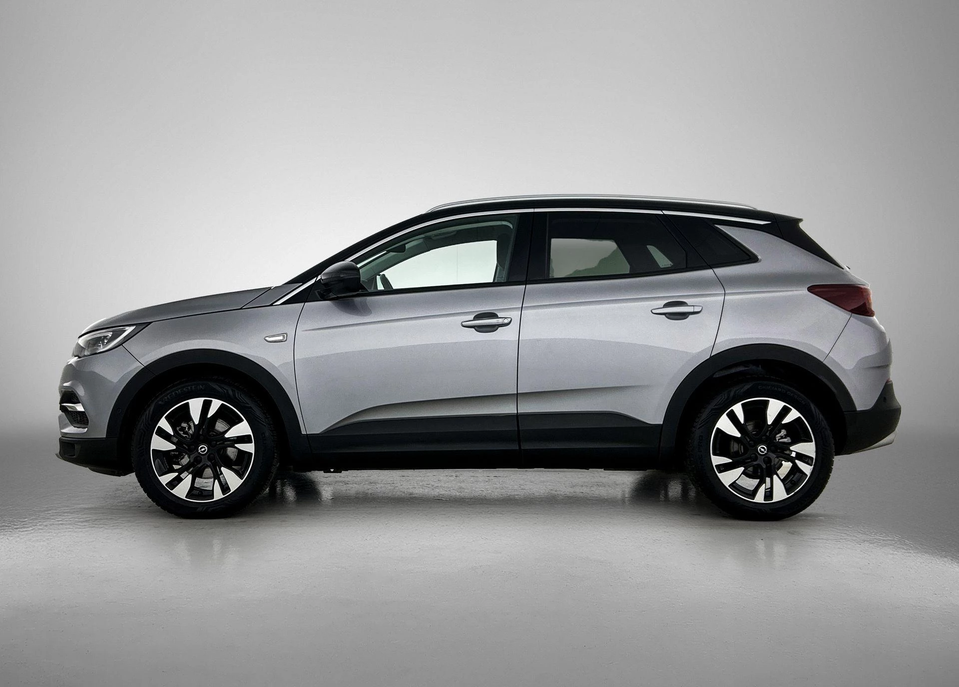 Opel GrandlandX met kenteken 61100 – autofoto 4