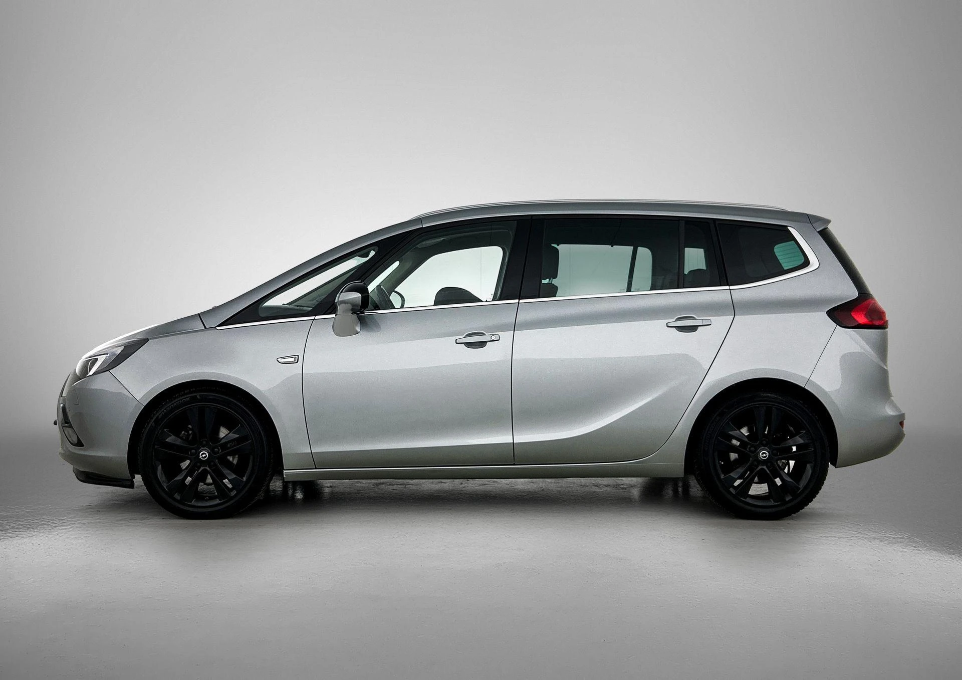 Opel ZafiraTourer met kenteken 76100 – autofoto 4
