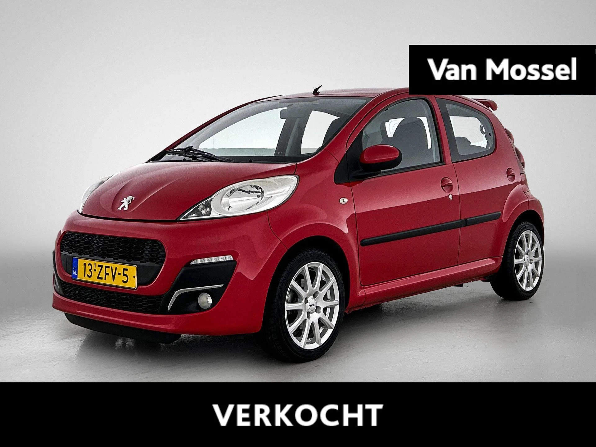 Peugeot 107 met kenteken 51100 – autofoto 2