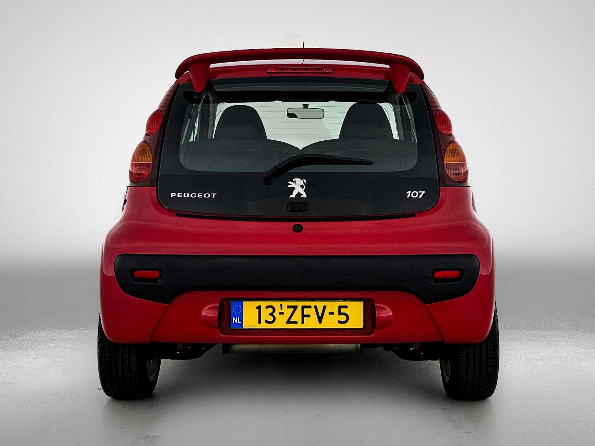 Peugeot 107 met kenteken 51100 – autofoto 5
