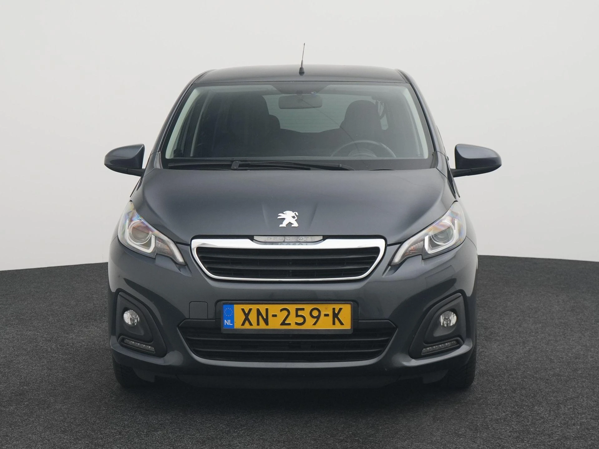 Peugeot 108 met kenteken 42100 – autofoto 4