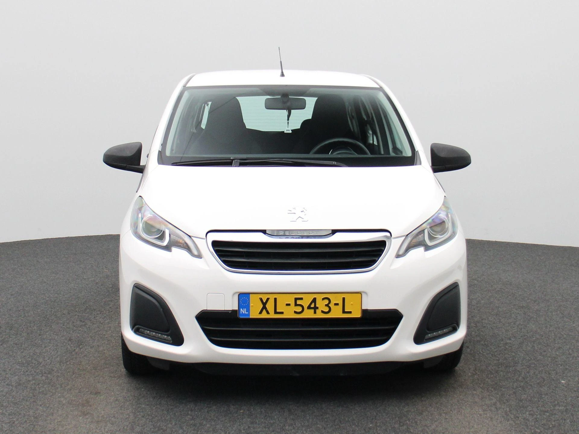 Peugeot 108 met kenteken 42100 – autofoto 4