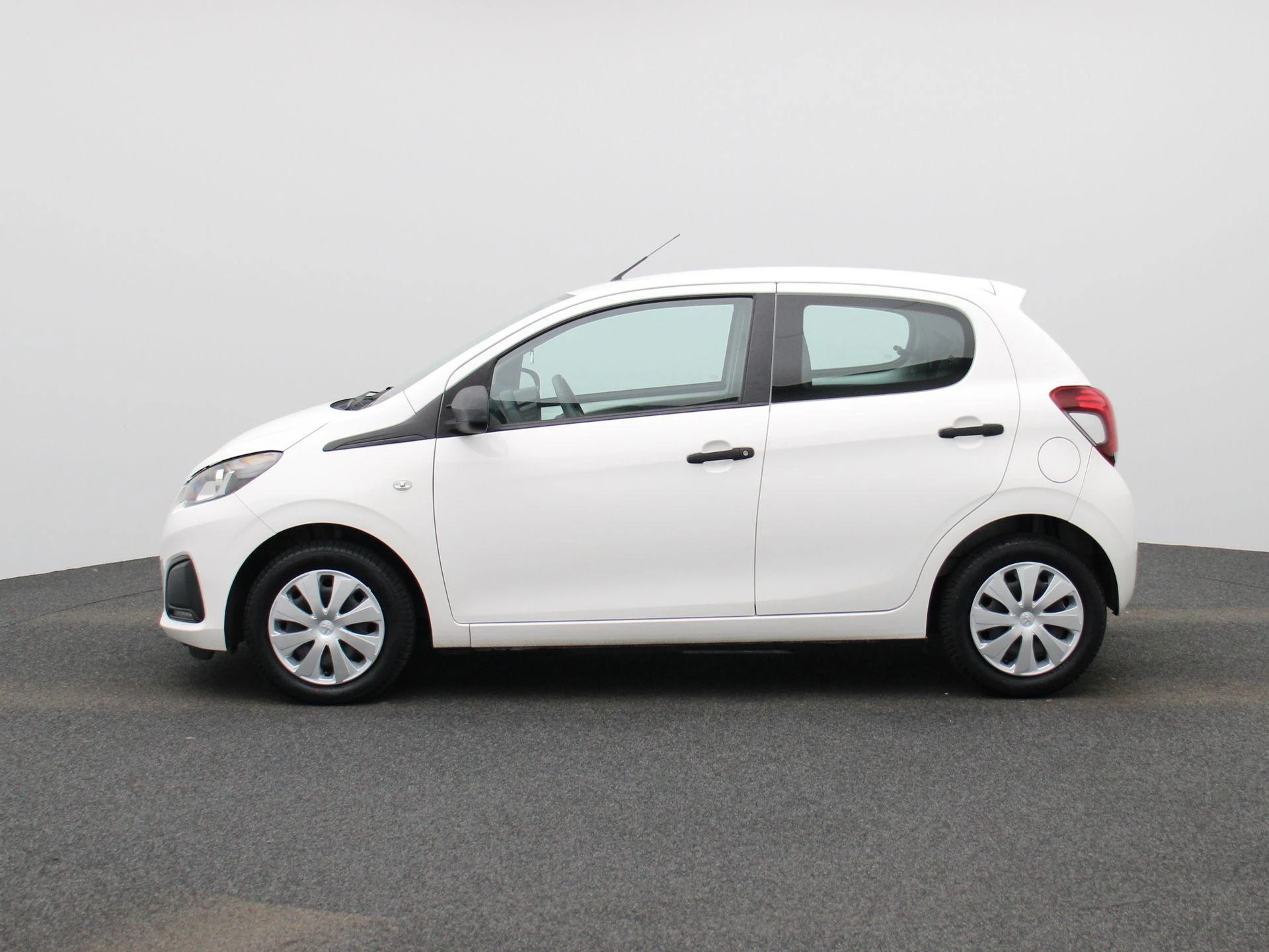 Peugeot 108 met kenteken 42100 – autofoto 5