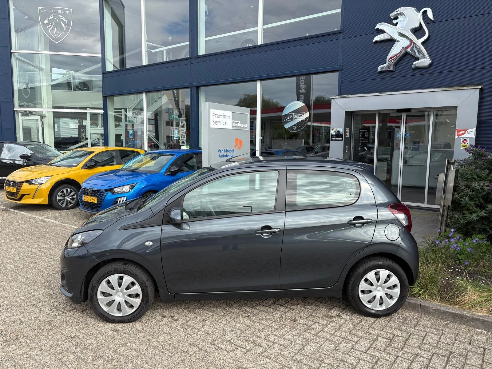 Peugeot 108 met kenteken 43100 – autofoto 5