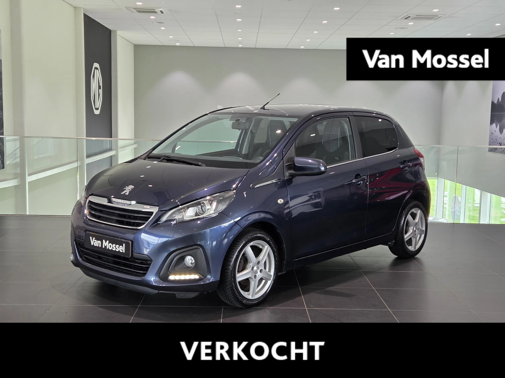 Peugeot 108 met kenteken 45100 – autofoto 2