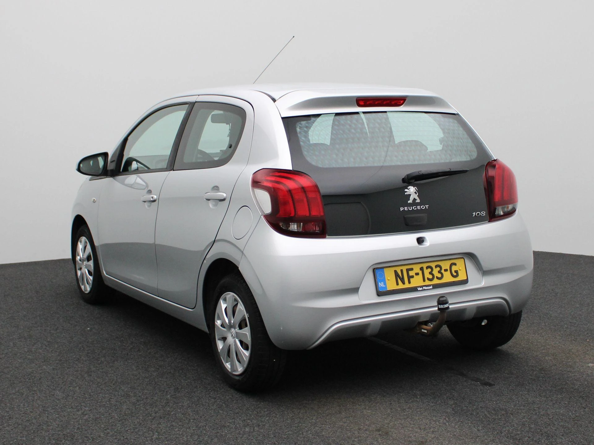 Peugeot 108 met kenteken 45100 – autofoto 3