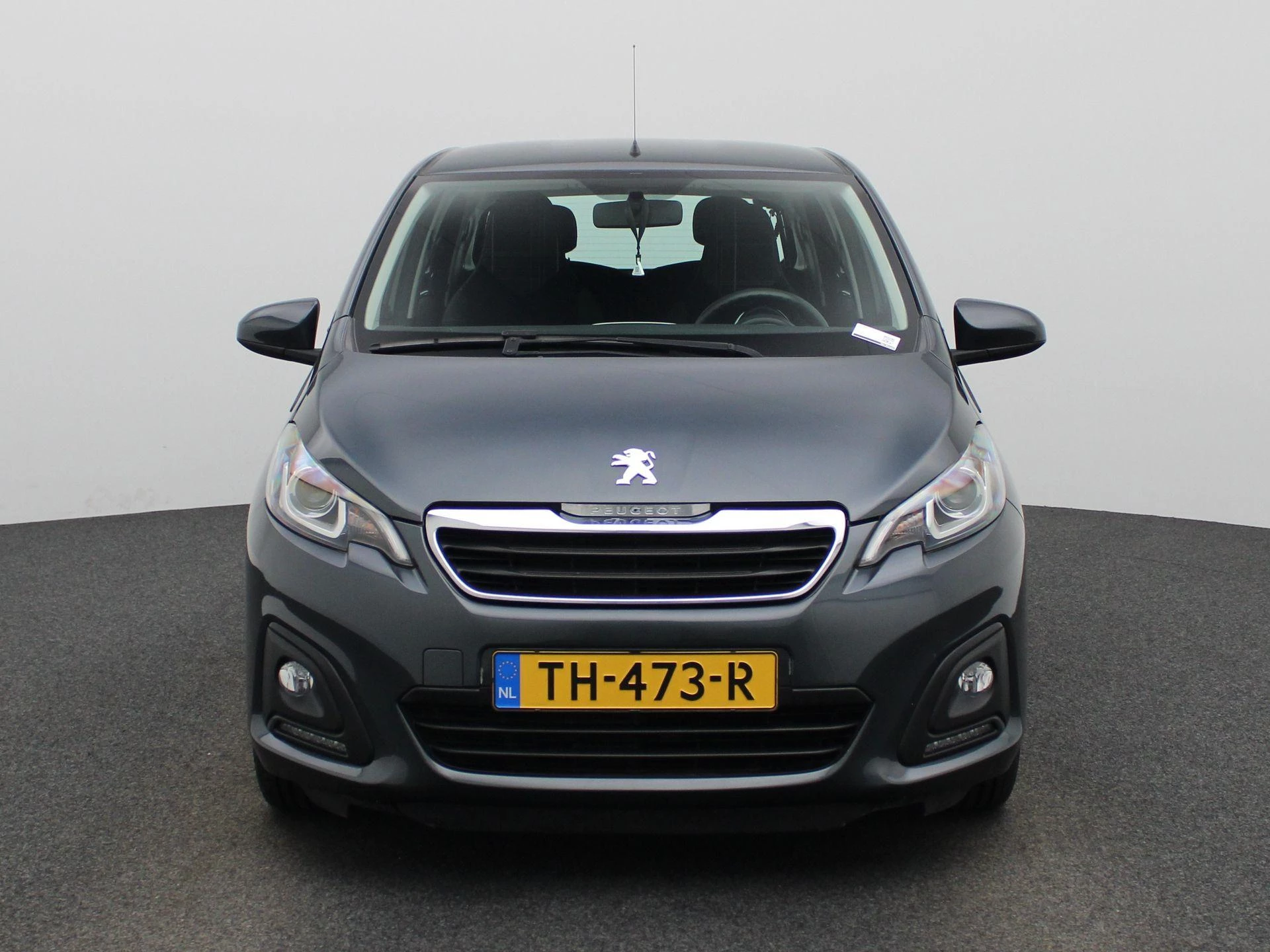 Peugeot 108 met kenteken 45100 – autofoto 4