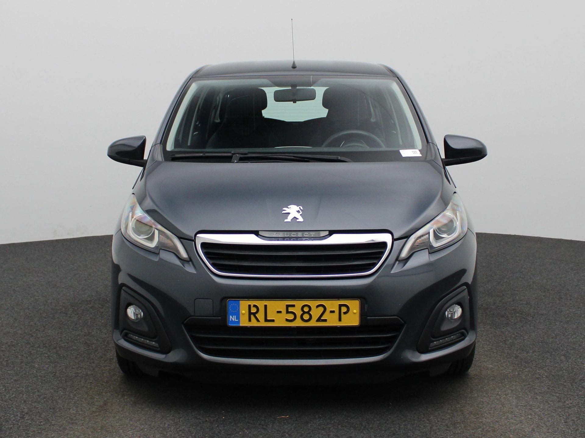 Peugeot 108 met kenteken 45100 – autofoto 4