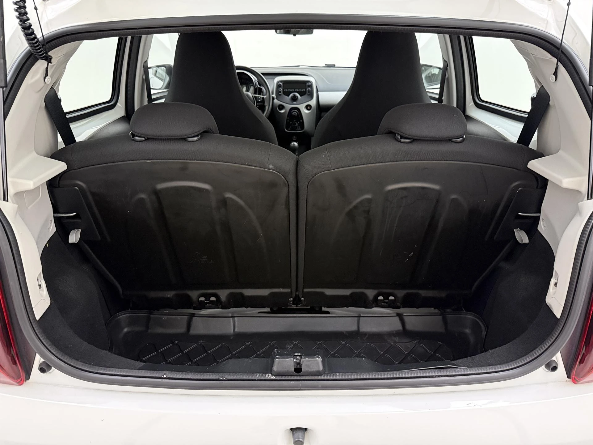Peugeot 108 met kenteken 45100 – autofoto 4