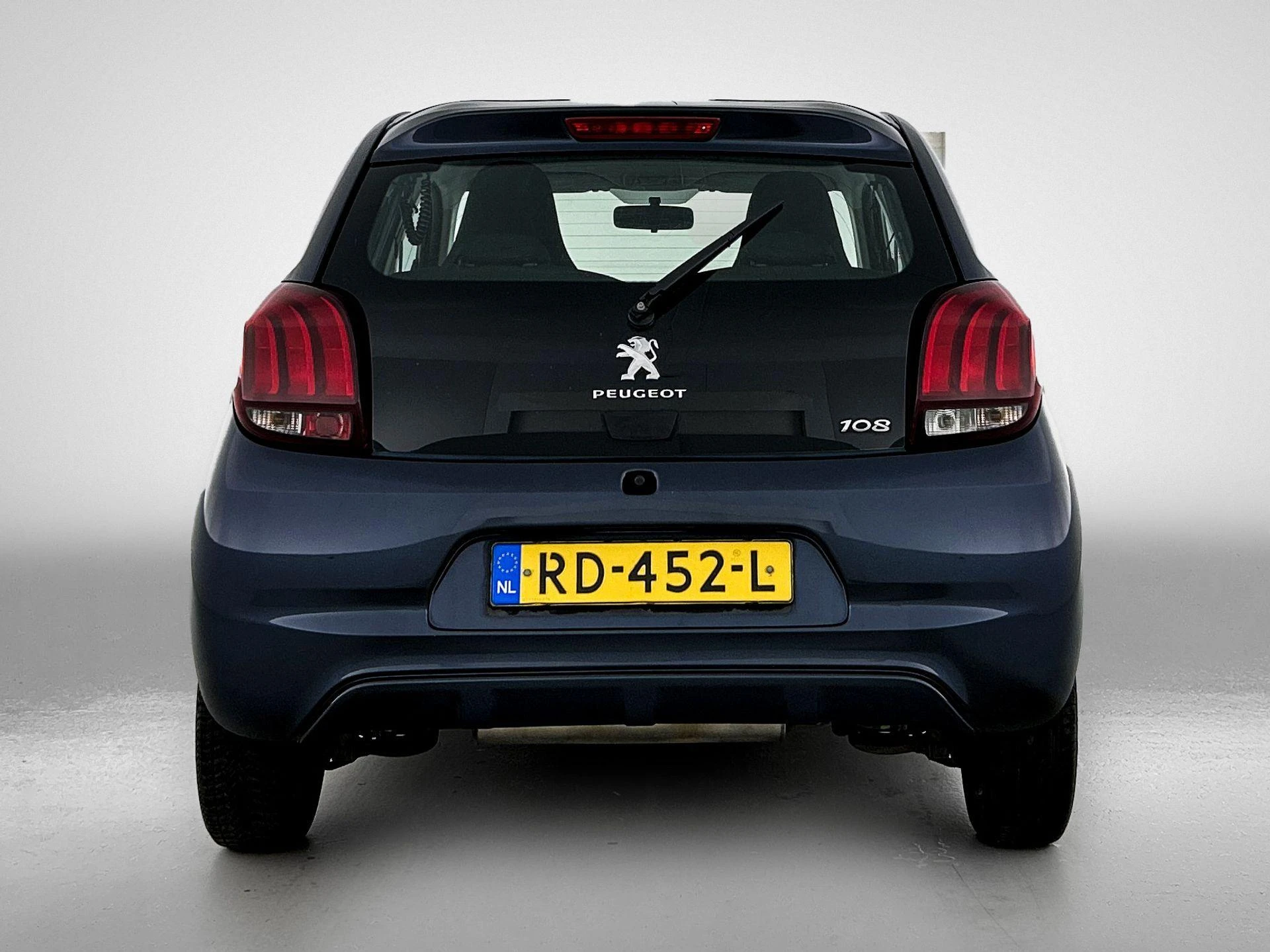 Peugeot 108 met kenteken 45100 – autofoto 5