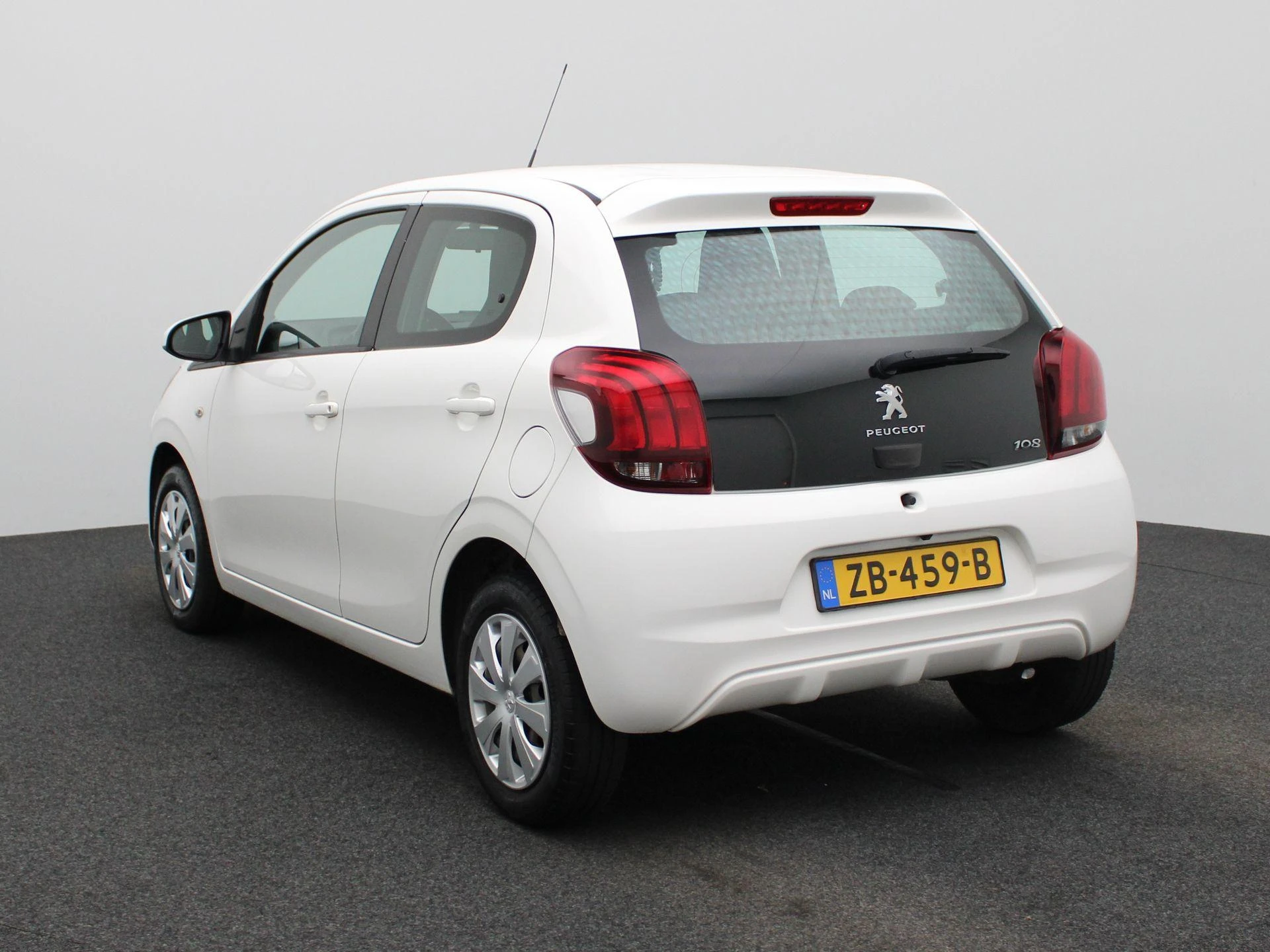 Peugeot 108 met kenteken 49100 – autofoto 3