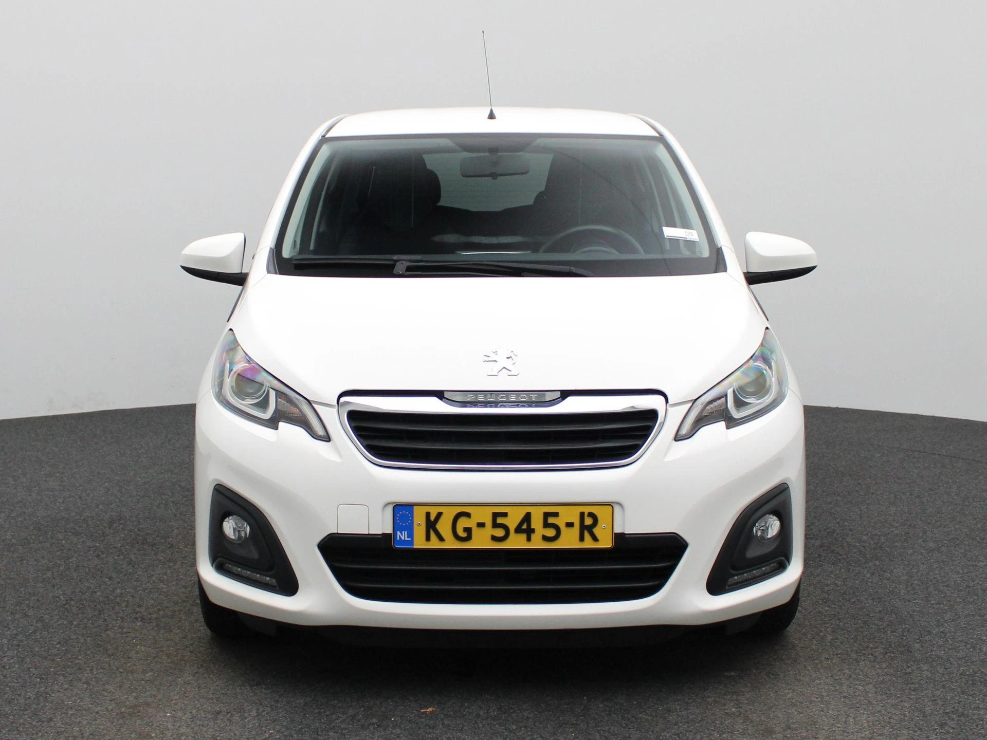 Peugeot 108 met kenteken 50100 – autofoto 4