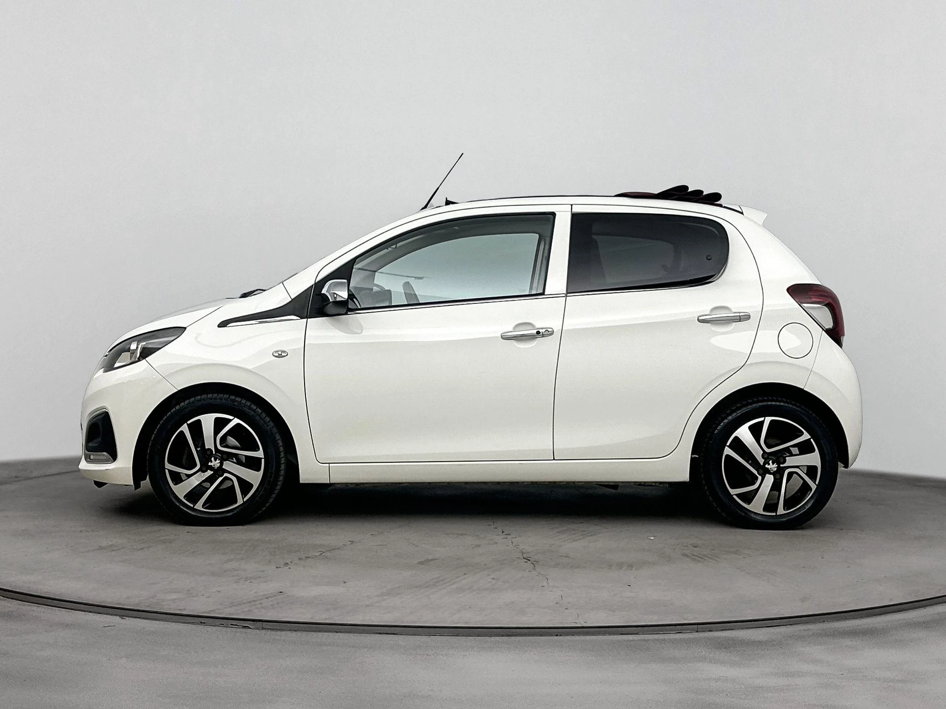 Peugeot 108 met kenteken 54100 – autofoto 4