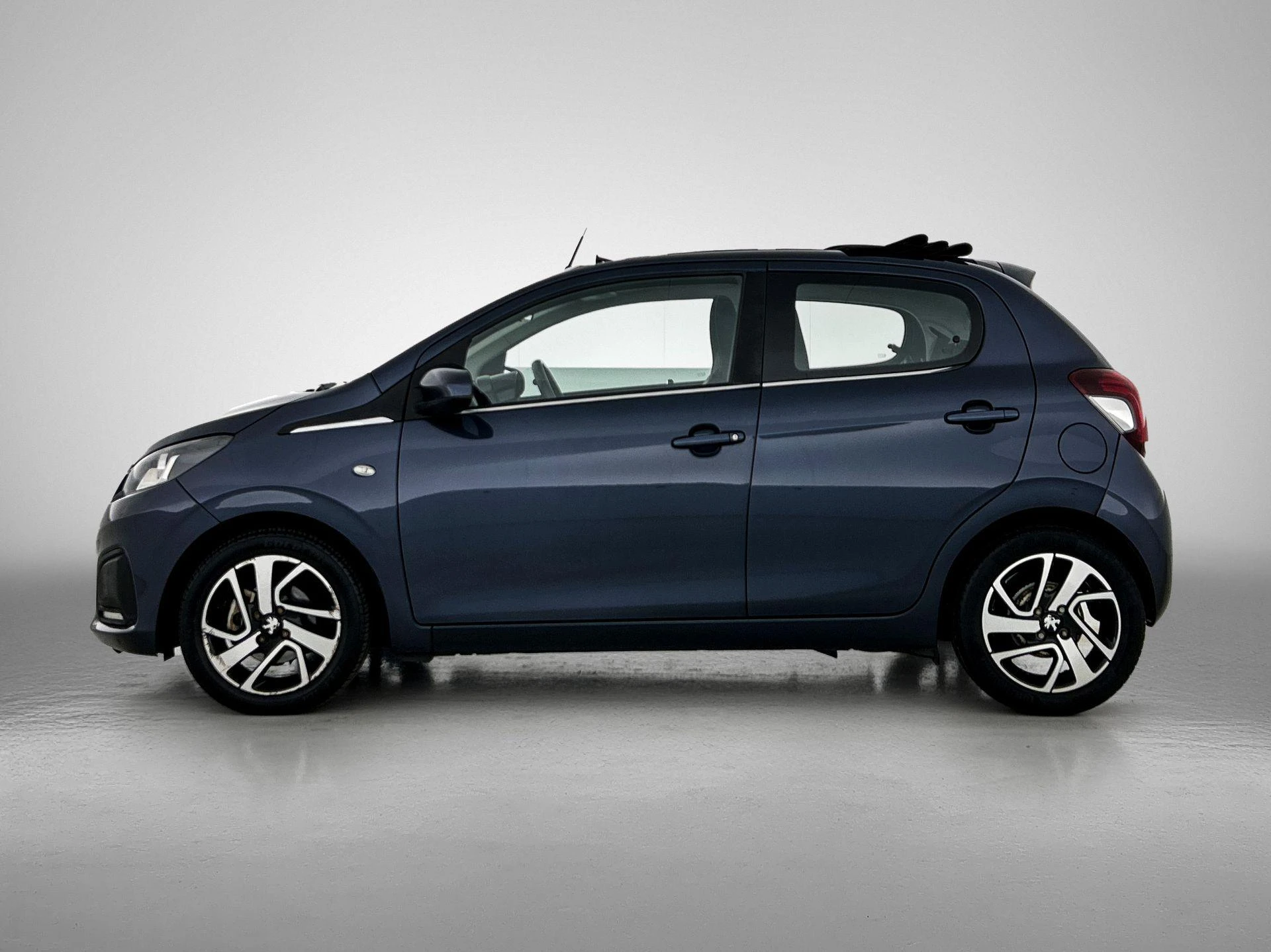 Peugeot 108 met kenteken 54100 – autofoto 4