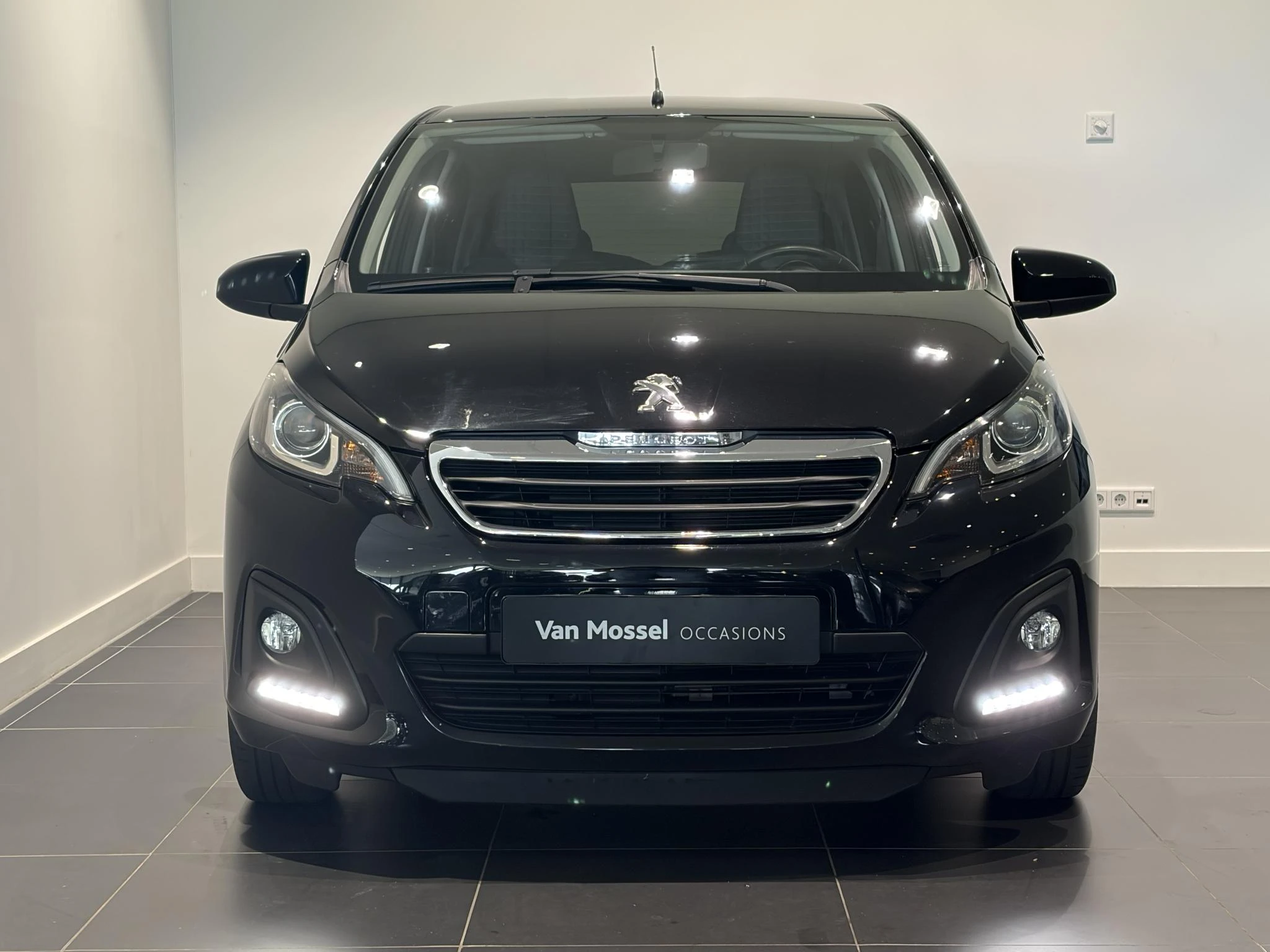 Peugeot 108 met kenteken L-500-RB – autofoto 4