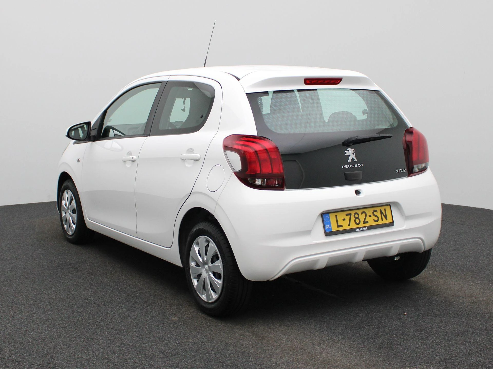 Peugeot 108 met kenteken L-782-SN – autofoto 3