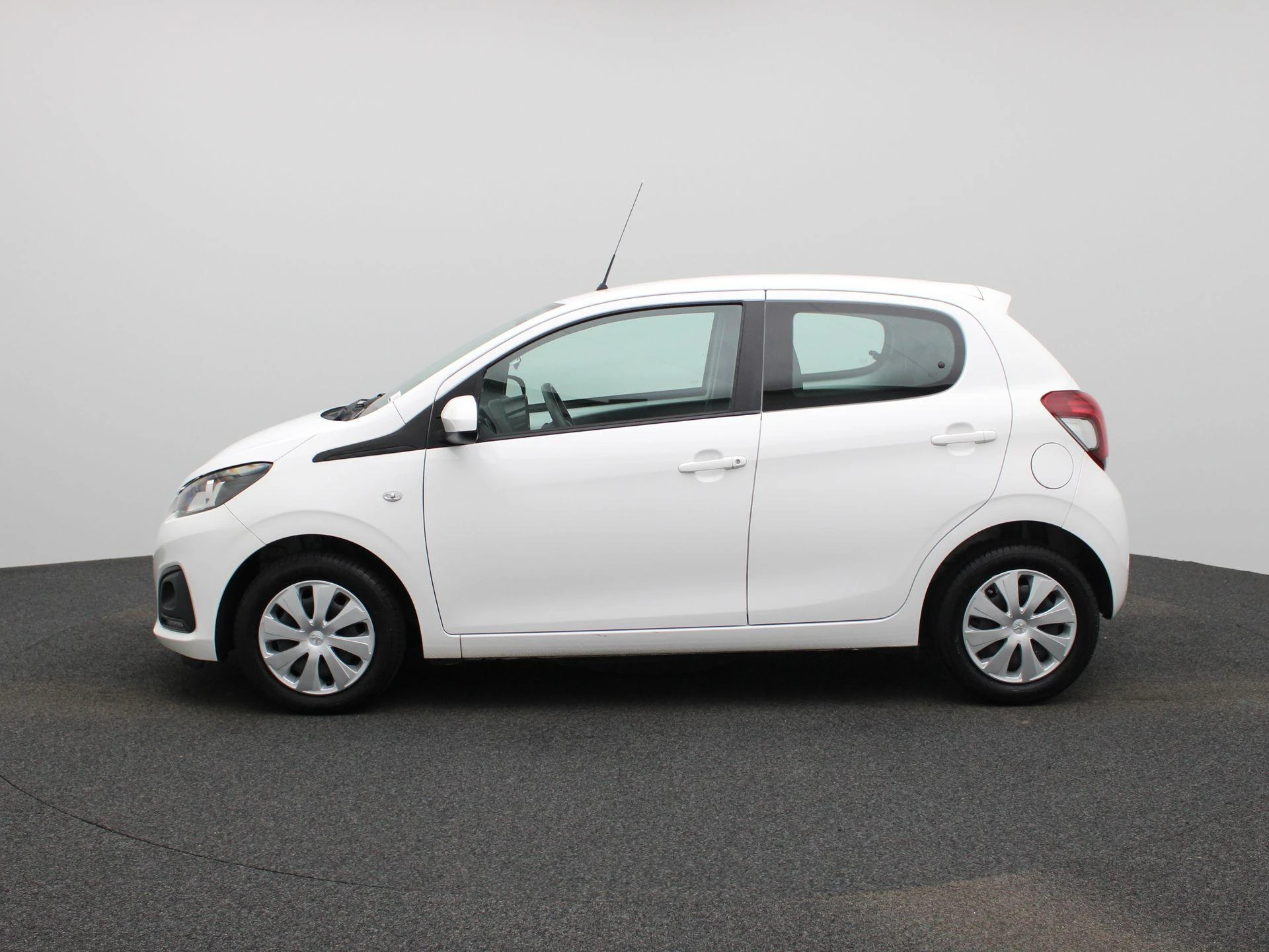Peugeot 108 met kenteken L-782-SN – autofoto 5