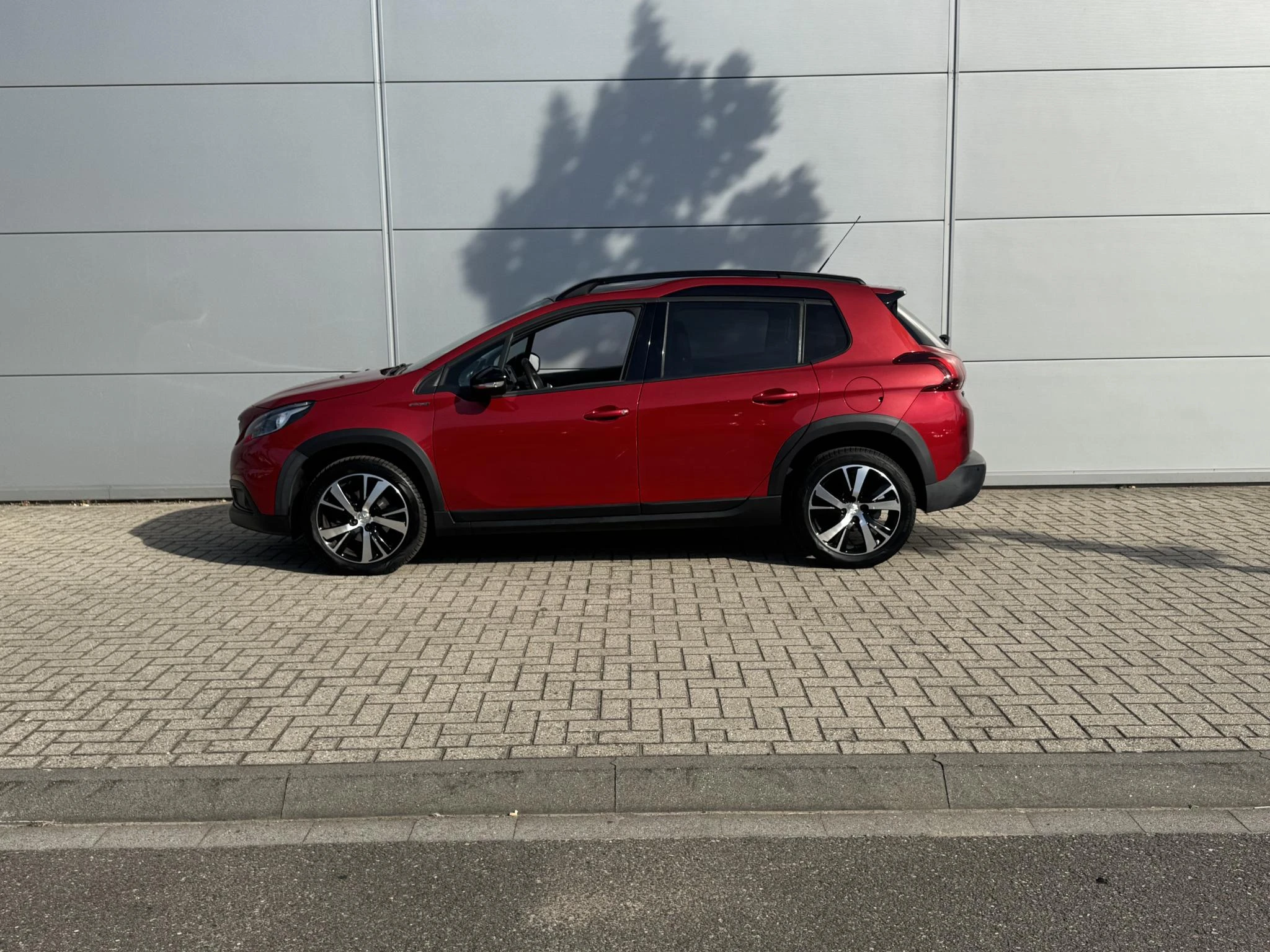 Peugeot 2008 met kenteken 44100 – autofoto 4