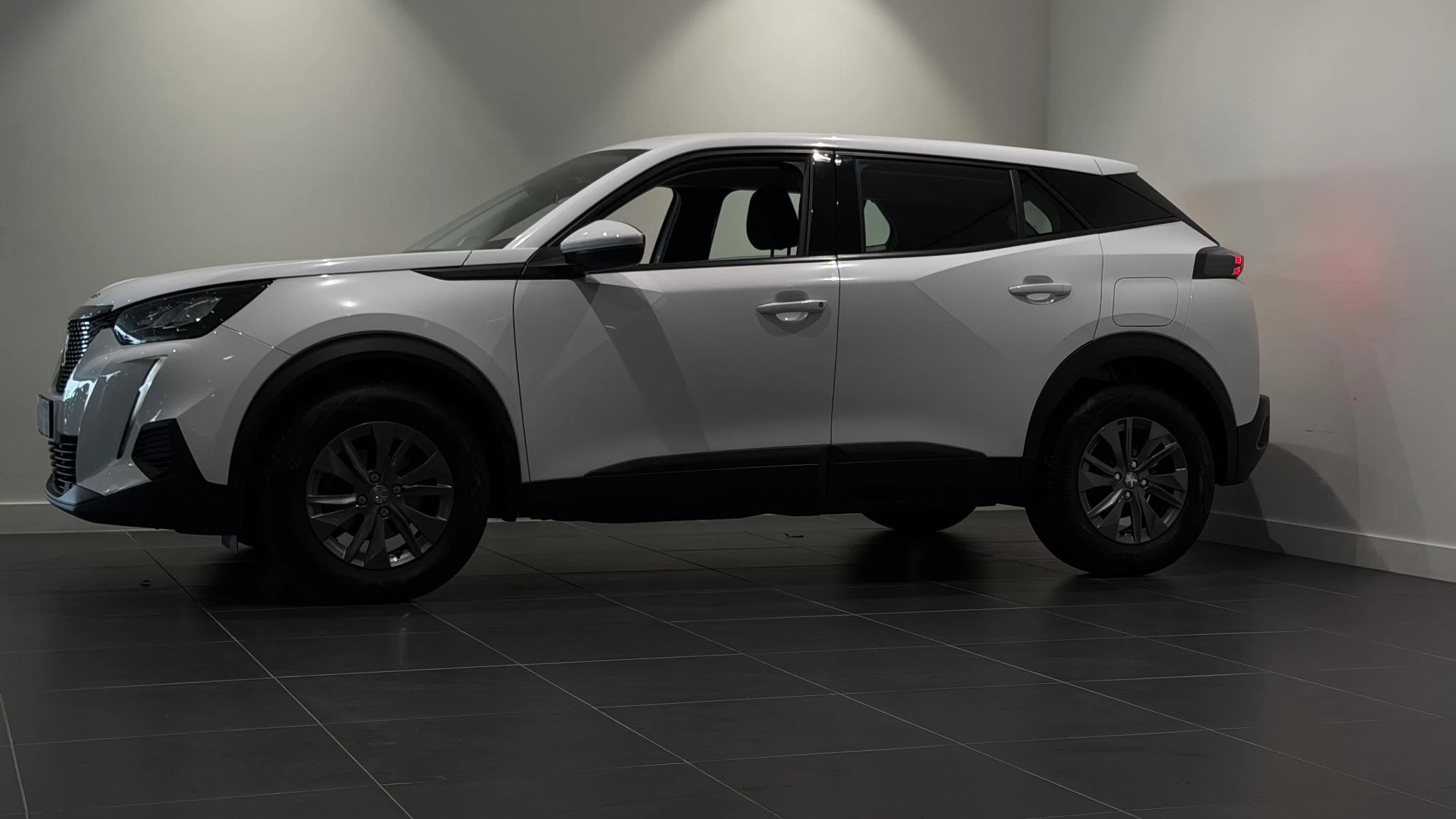 Peugeot 2008 met kenteken 55100 – autofoto 5