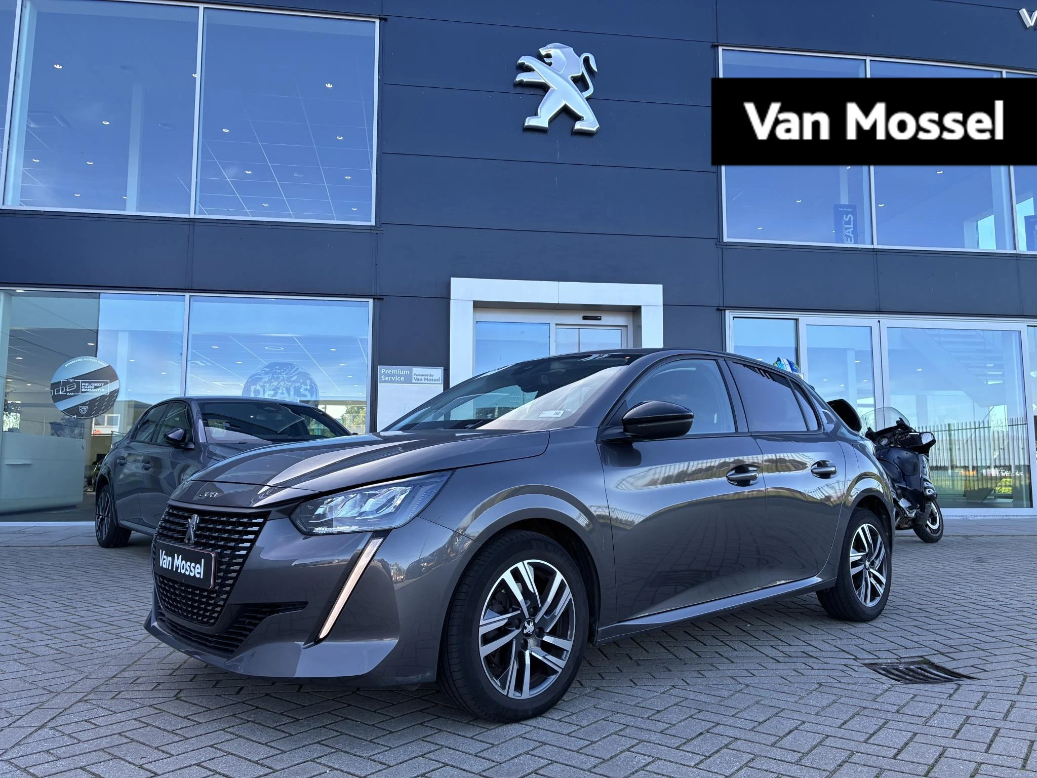 Peugeot 208 met kenteken 2-DJN-95 – autofoto 2