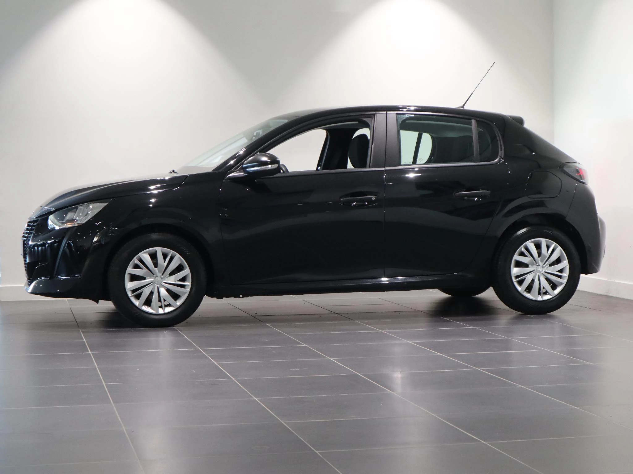 Peugeot 208 met kenteken 48100 – autofoto 5