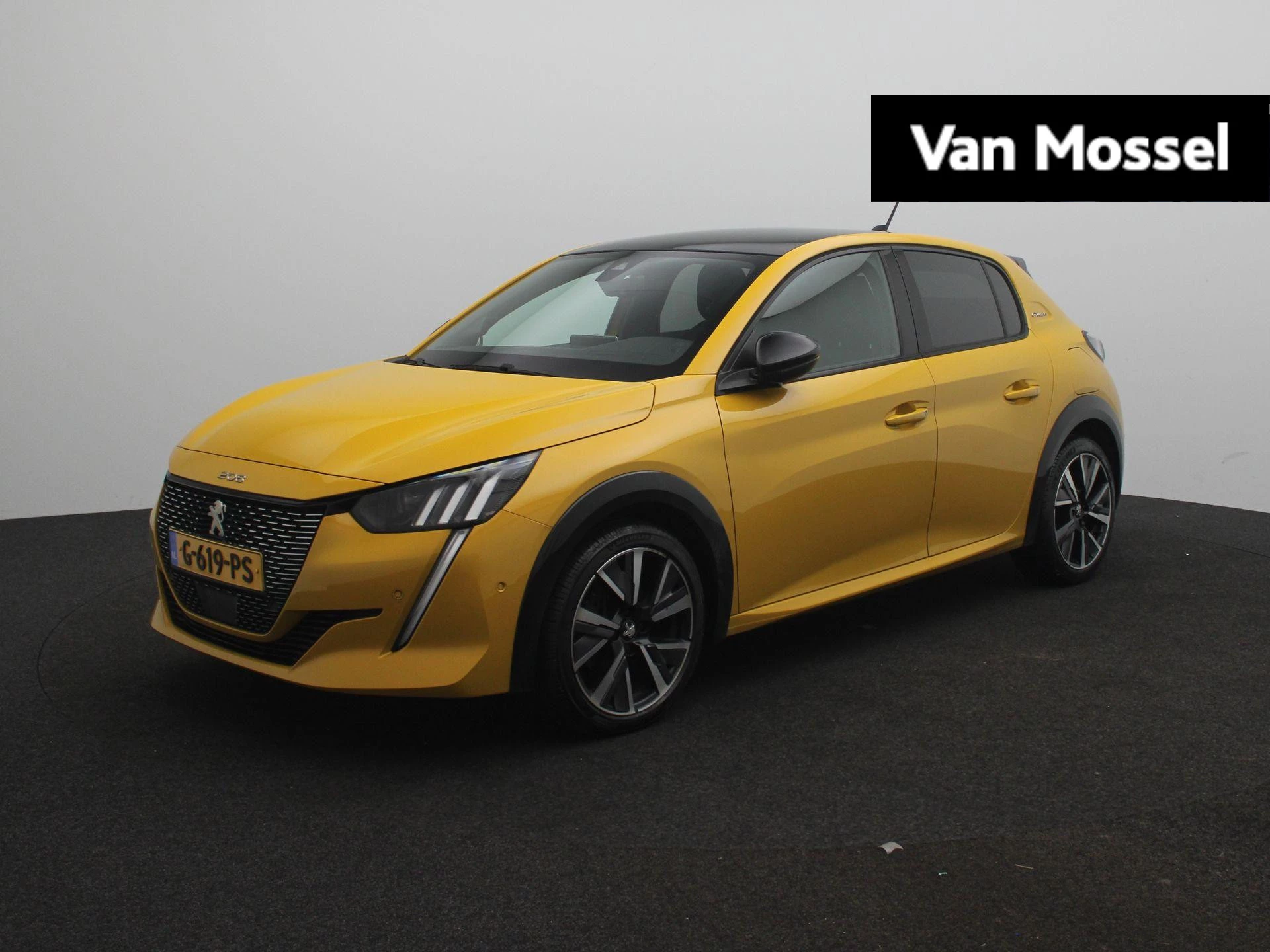 Peugeot 208 met kenteken 52100 – autofoto 2