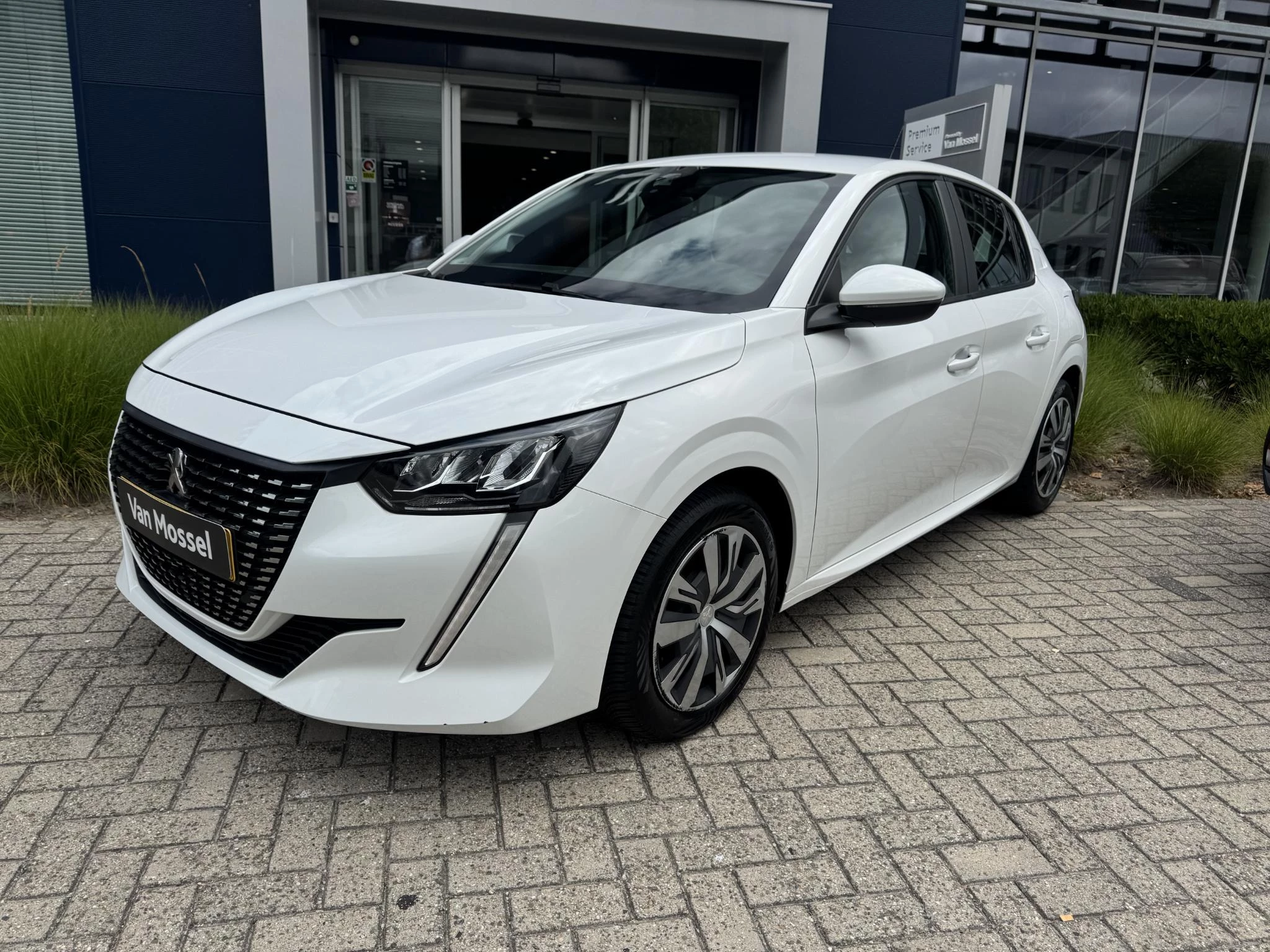 Peugeot 208 met kenteken 52100 – autofoto 4