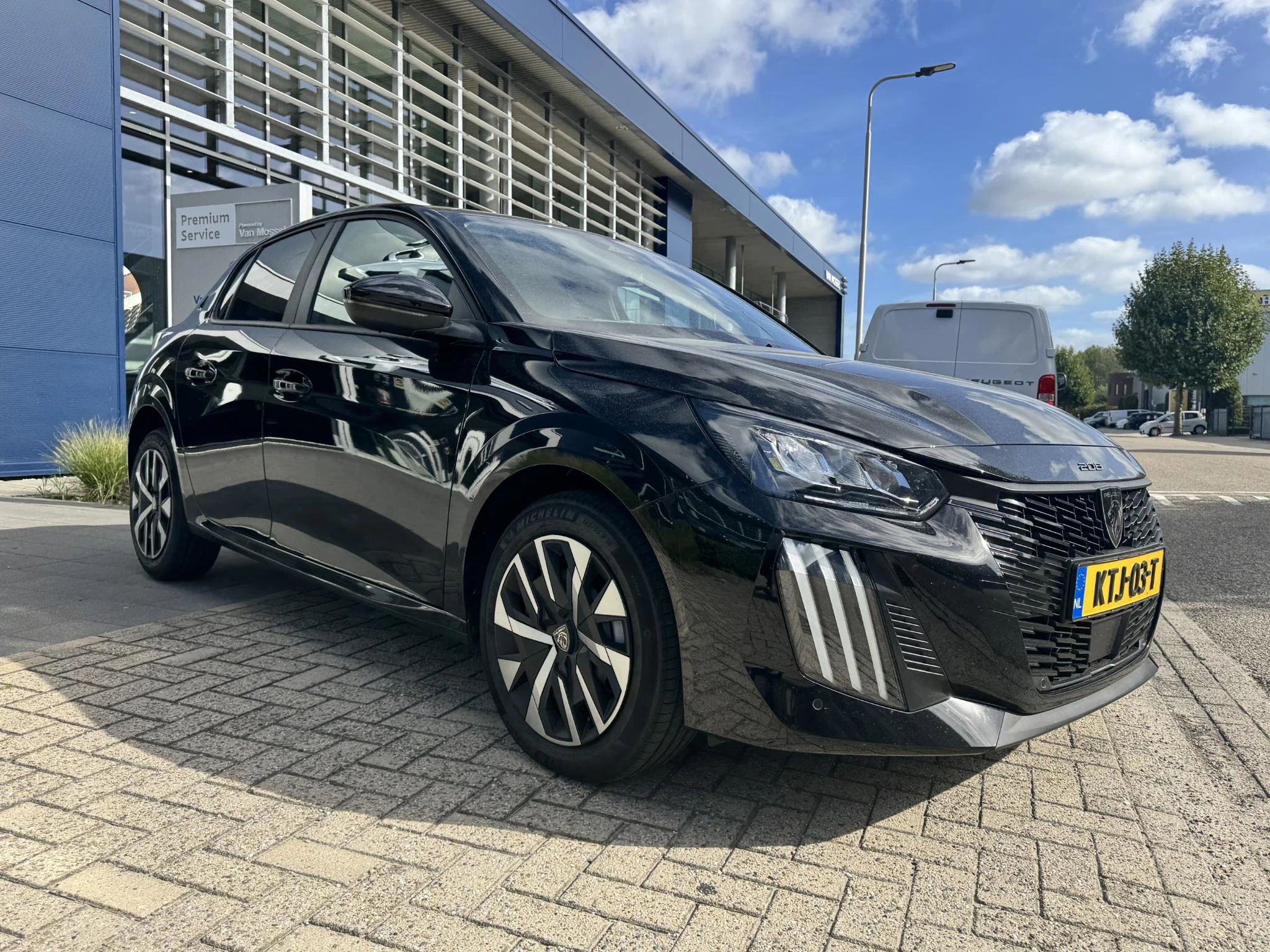 Peugeot 208 – autofoto 4