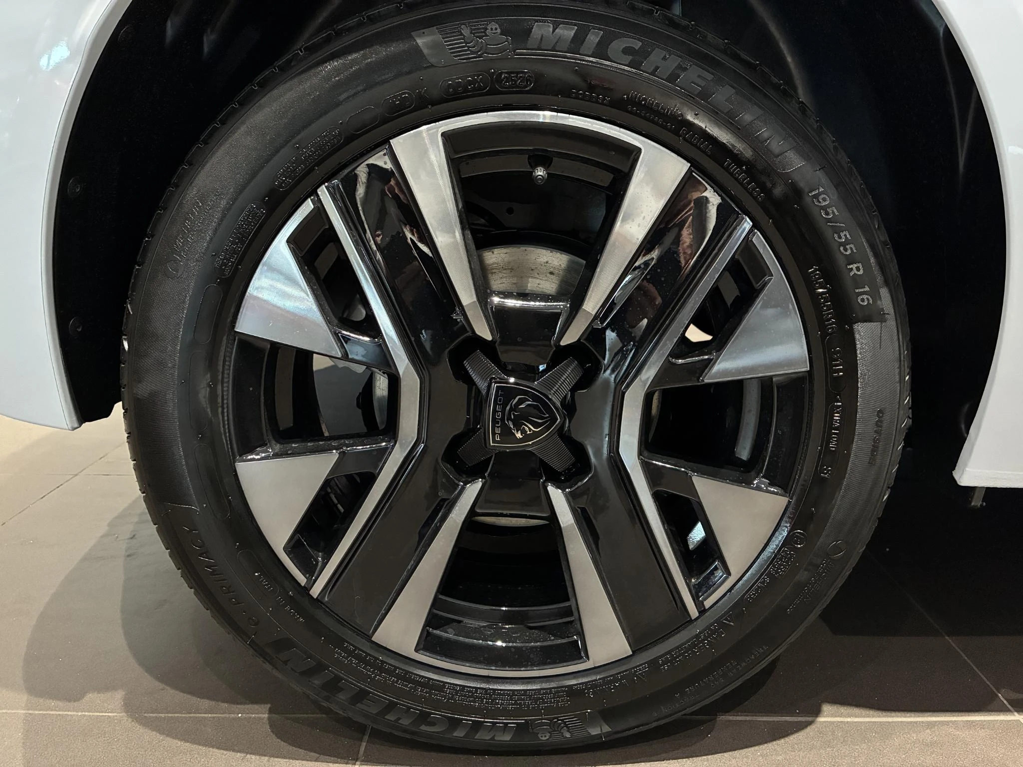 Peugeot 208 – autofoto 5