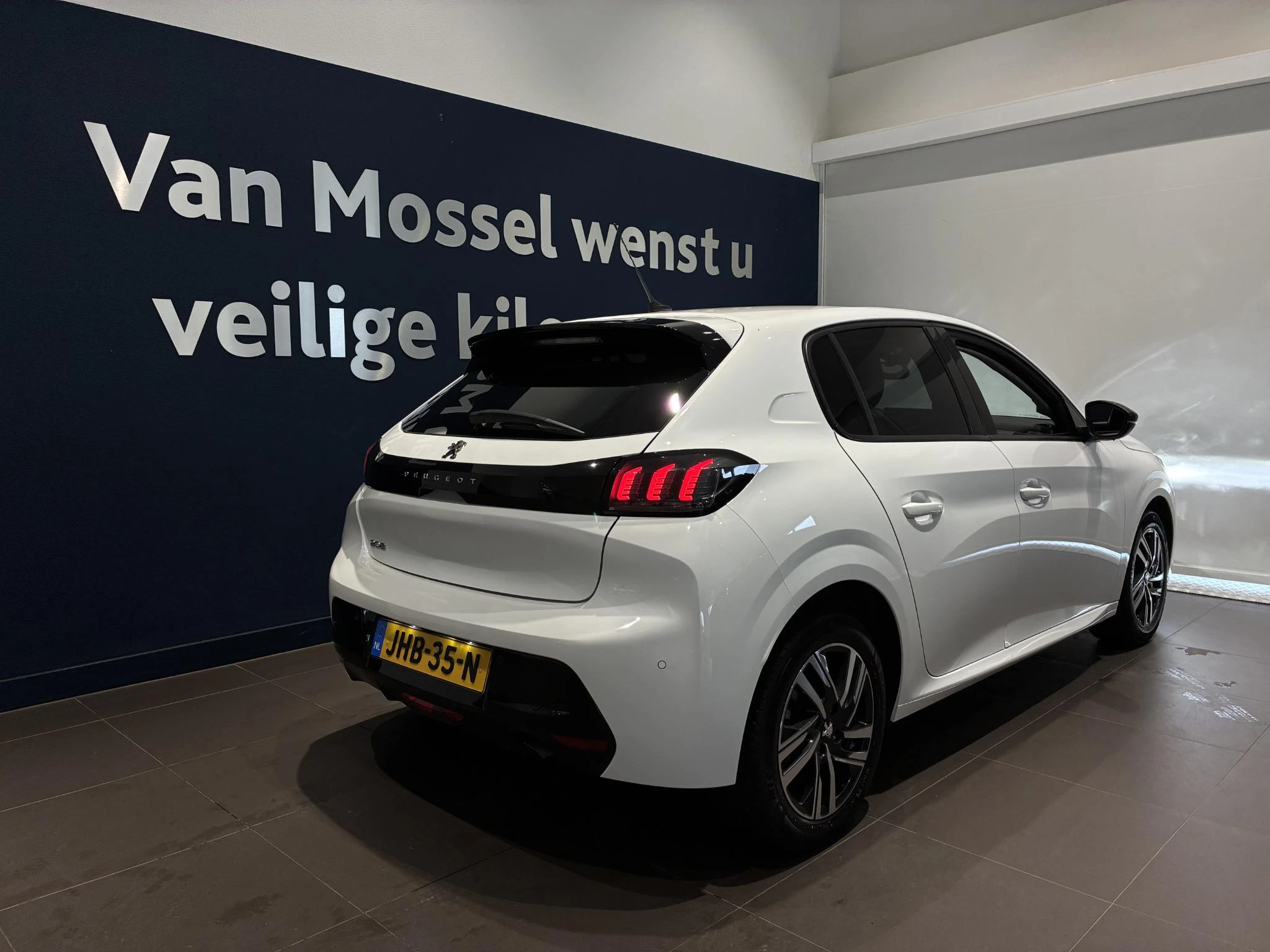 Peugeot 208 met kenteken JHB-35-N – autofoto 4
